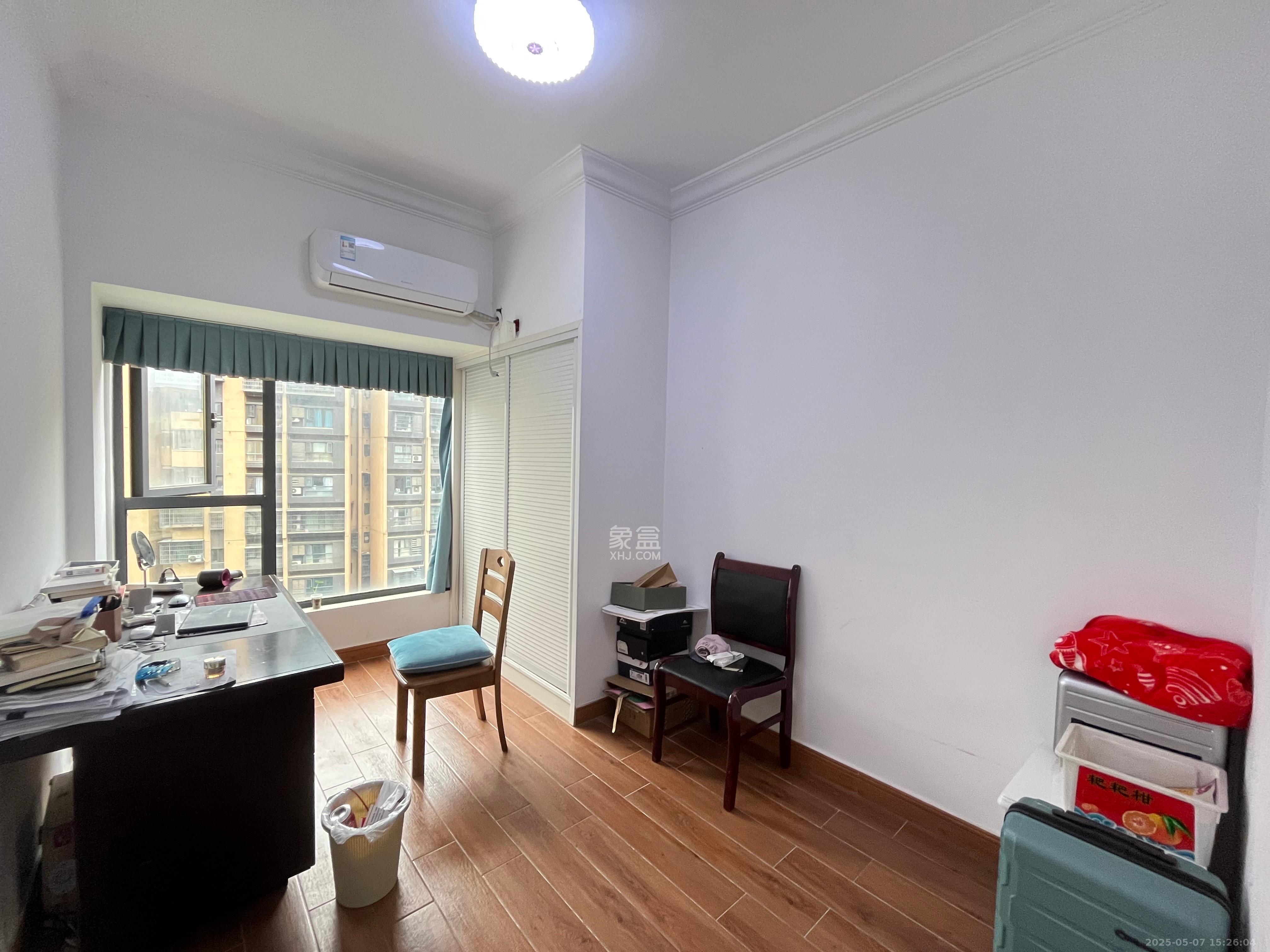 万科魅力之城  3室2厅1卫    2400.0元/月 万科魅力之城  3室2厅1卫    2400.0元/月室内图