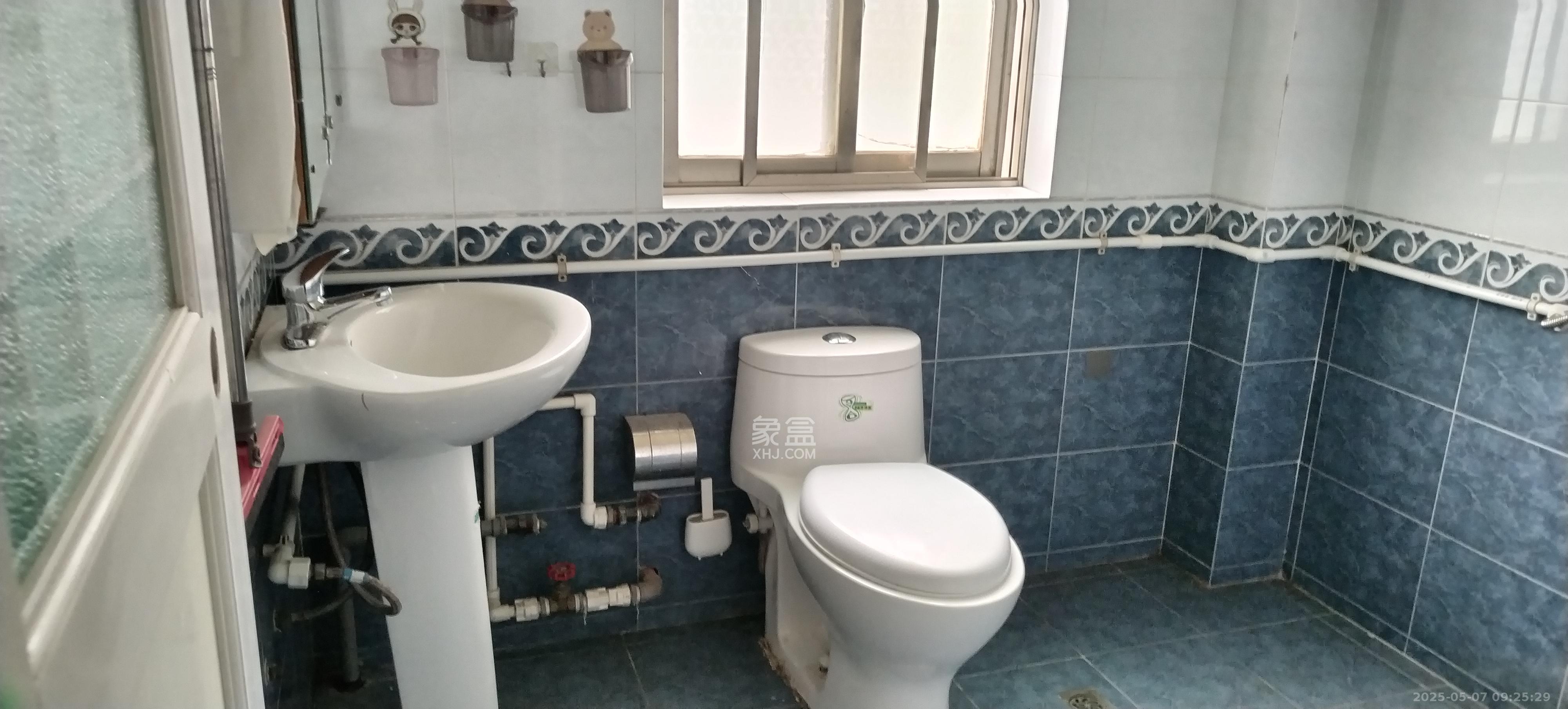 三湘小区  3室2厅1卫   2000.00元/月室内图