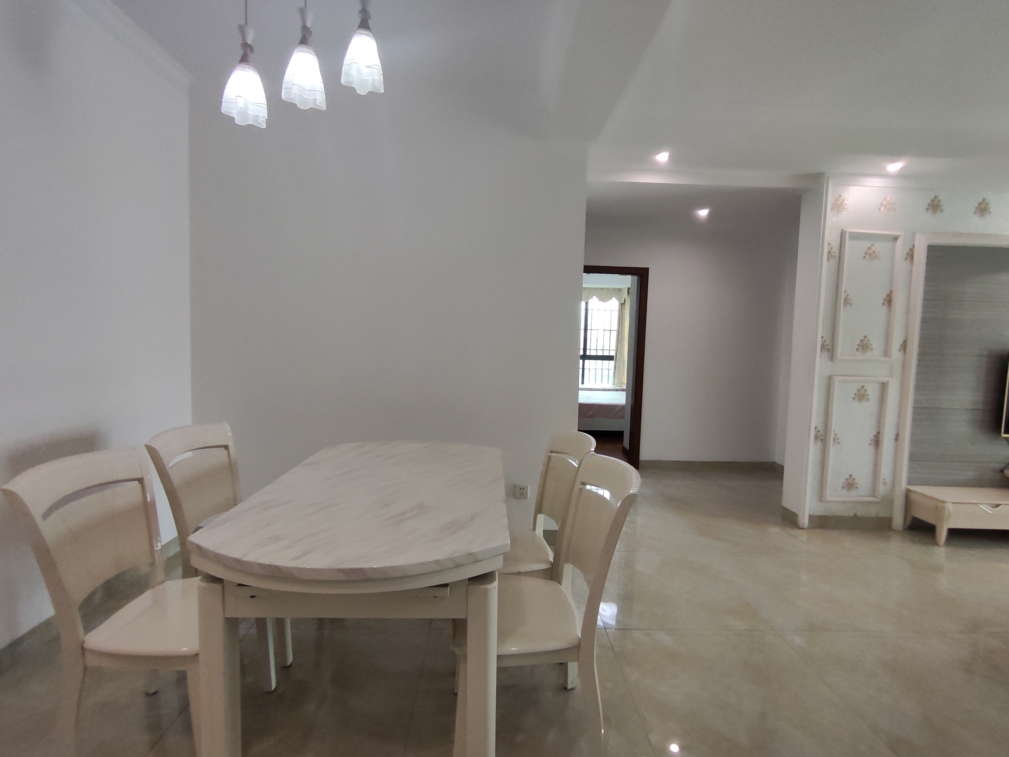 紫御华府 3室1厅1卫 1700.0元/月 紫御华府 3室1厅1卫 1700.0元/月室内图