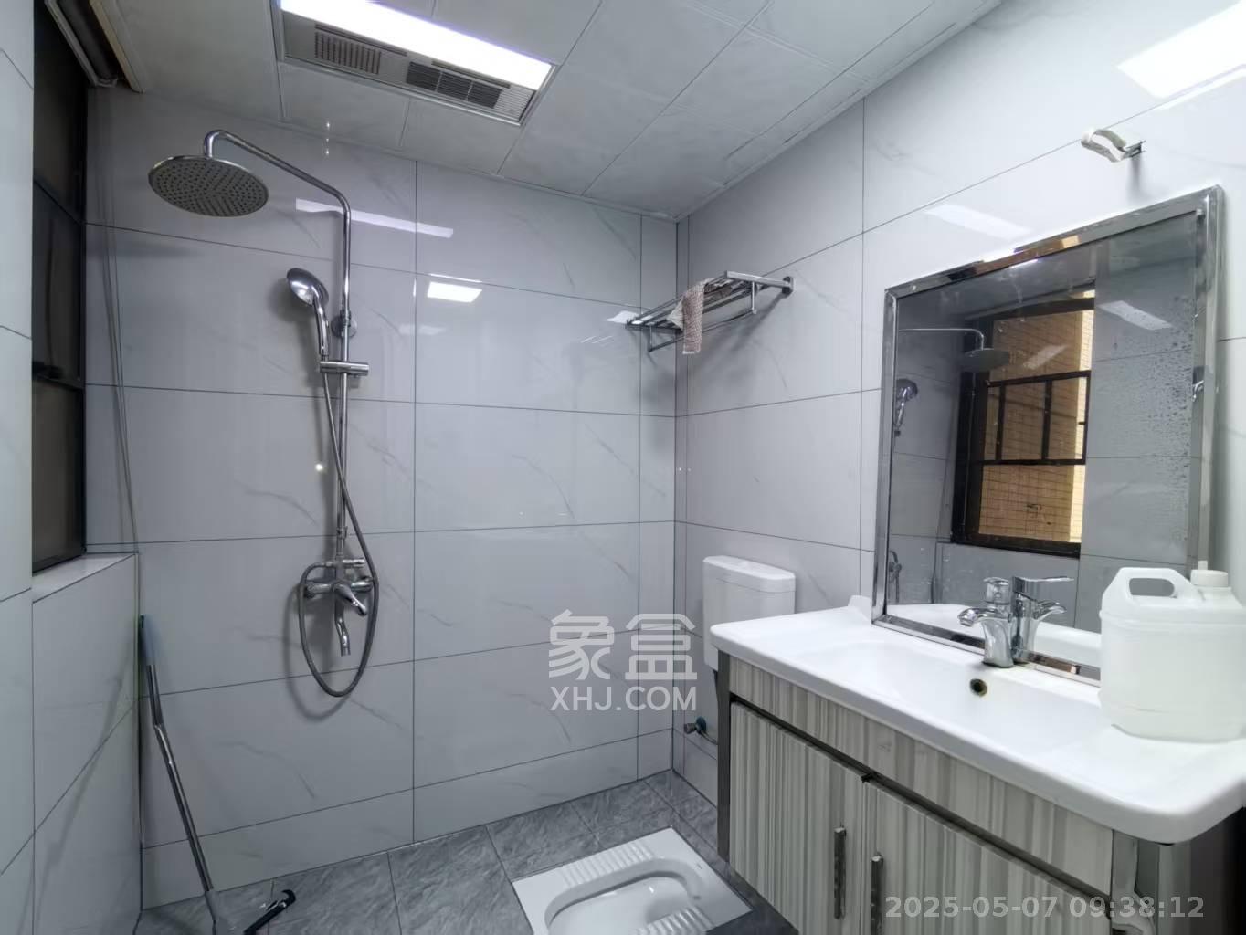 荣盛花语馨苑  3室2厅1卫    2400.0元/月室内图