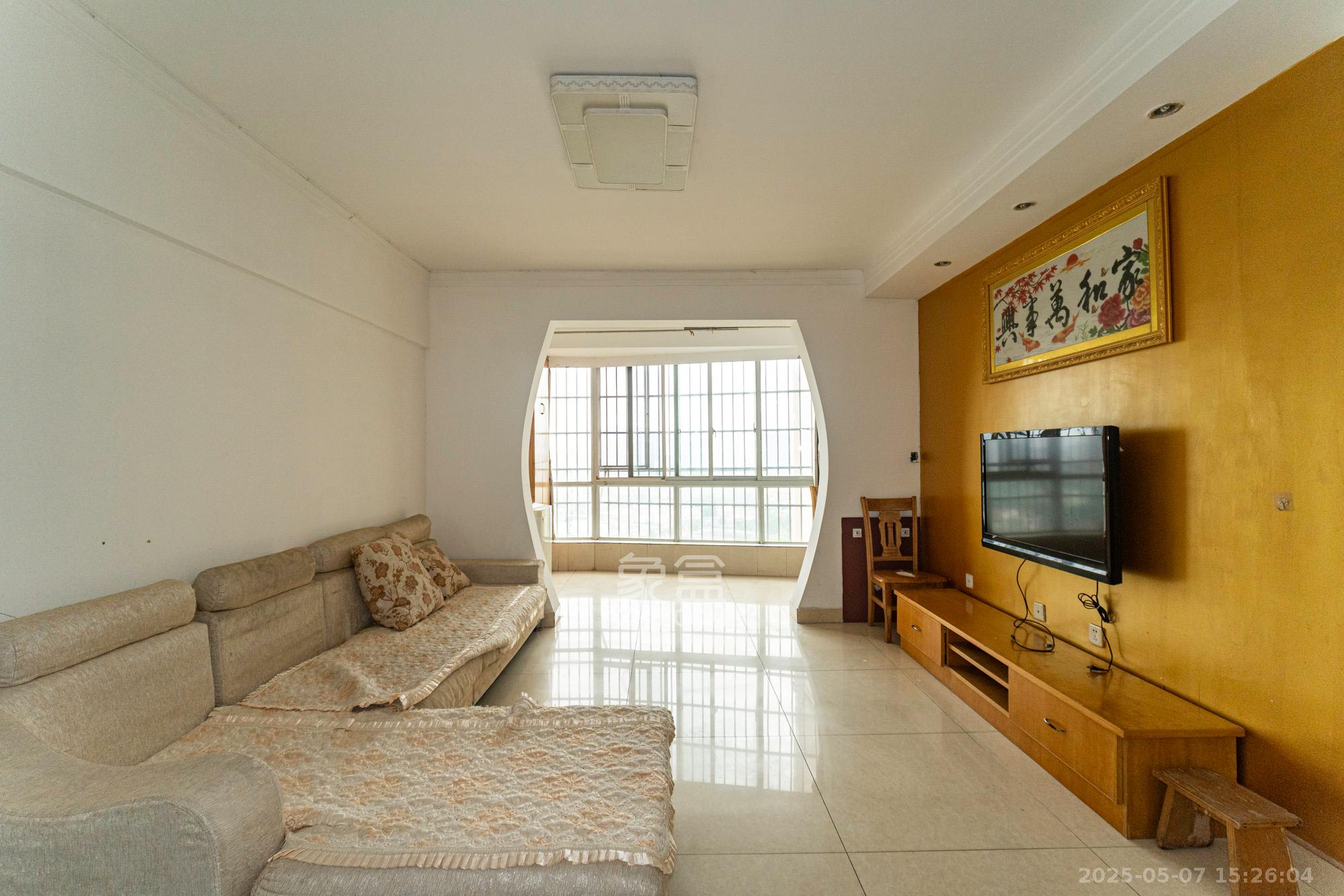 高林金三华邸 2室2厅1卫 45.0万 高林金三华邸 2室2厅1卫 45.0万客厅