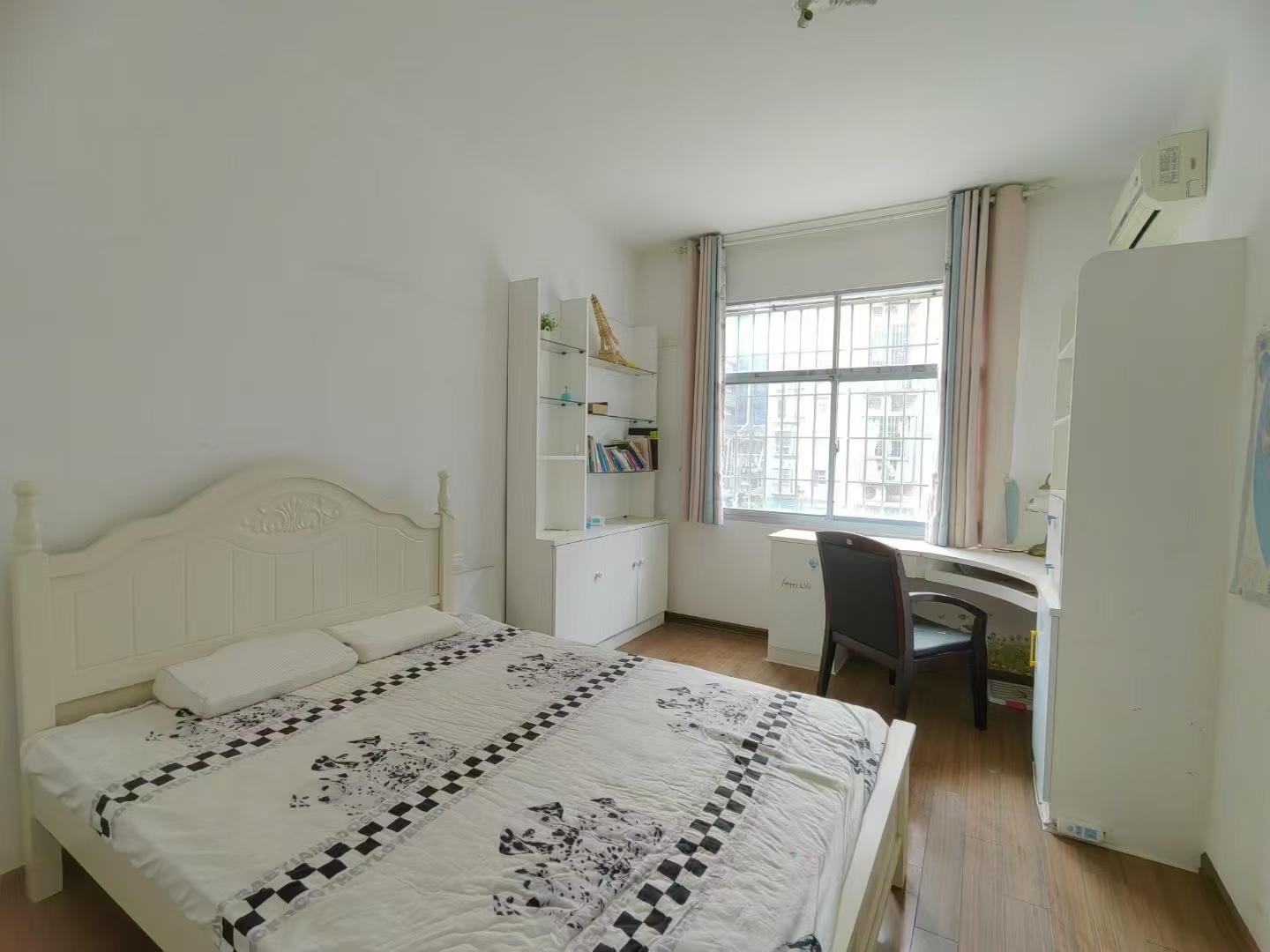 三星龙园 4室2厅2卫 59.0万 三星龙园 4室2厅2卫 59.0万客厅