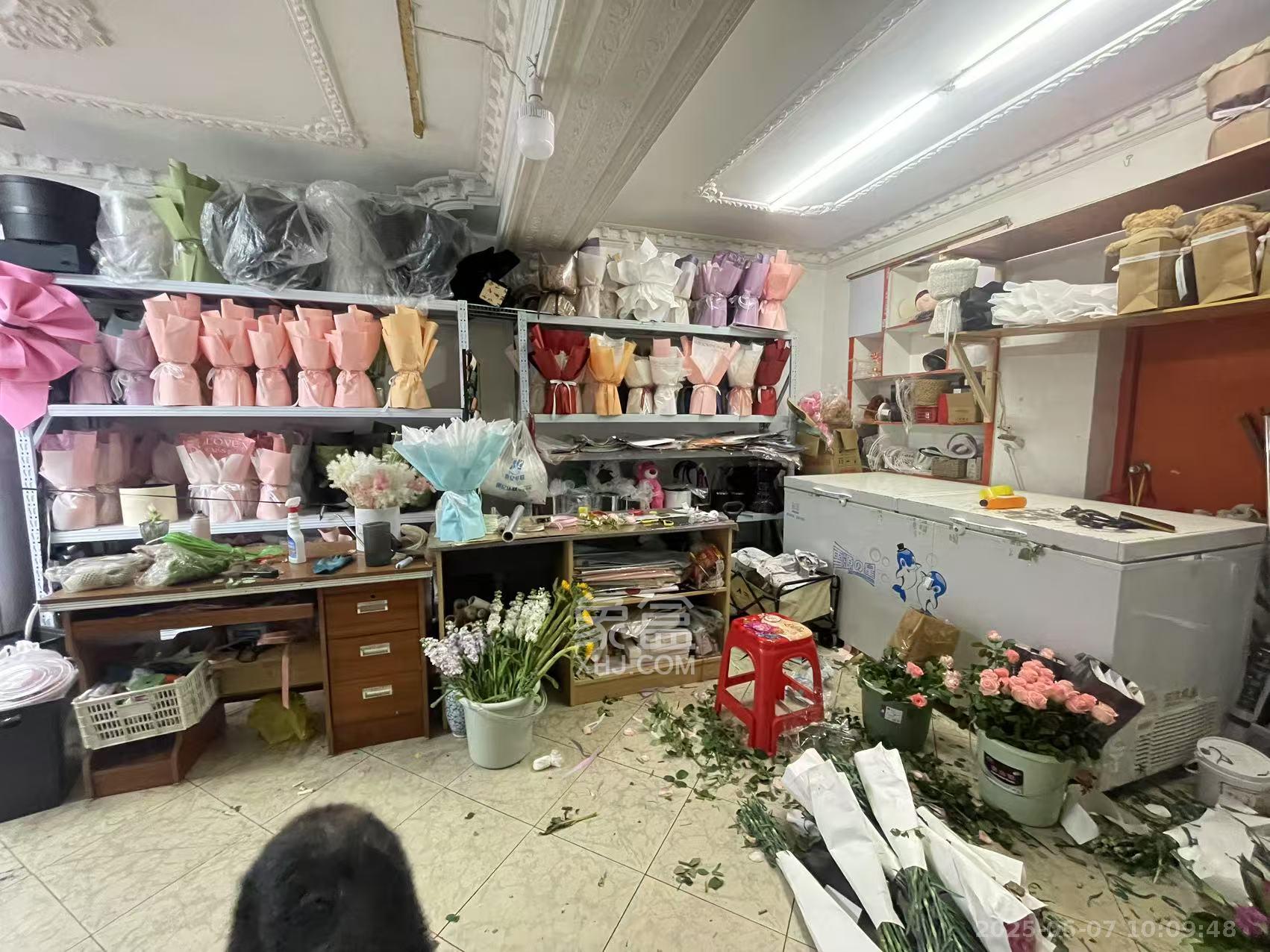 工农桥社区白马公寓(白马庙巷)  1室2厅1卫    2200.0元/月 工农桥社区白马公寓(白马庙巷)  1室2厅1卫    2200.0元/月室内图