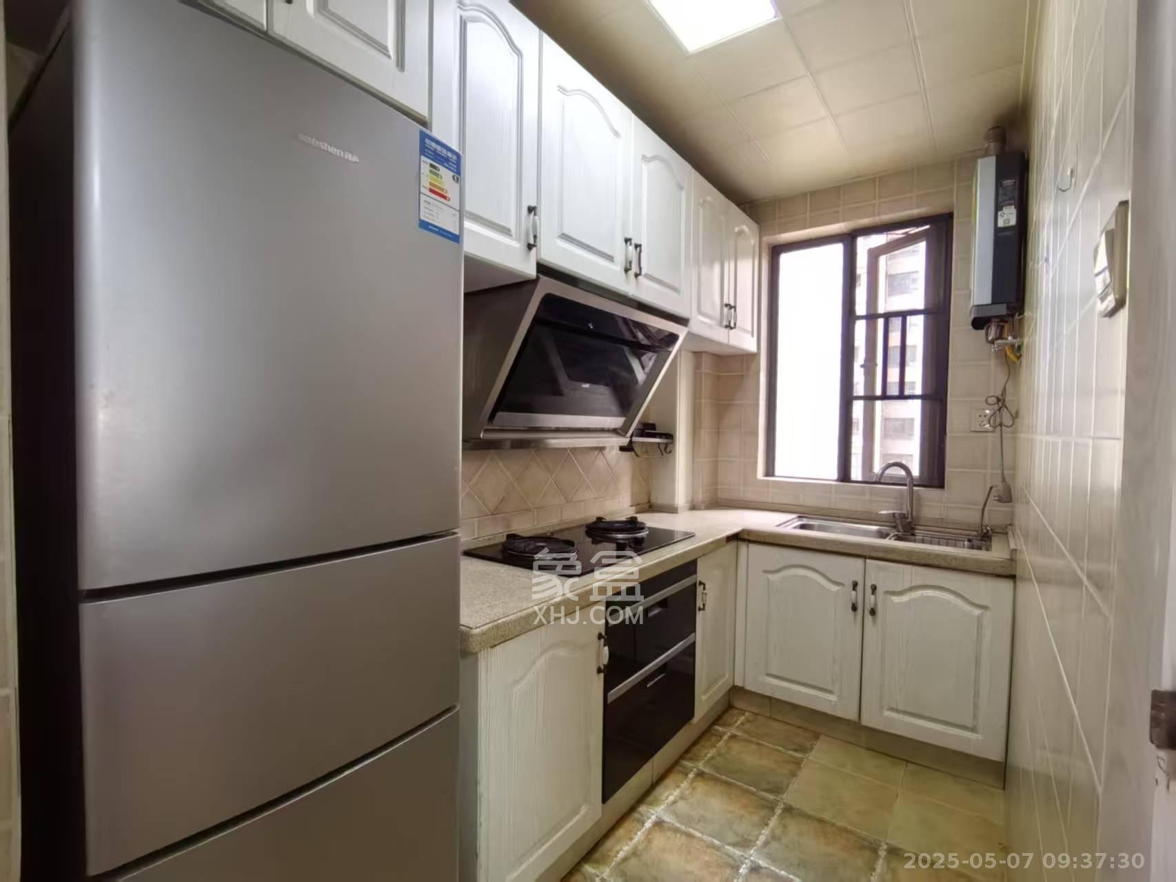 荣盛花语馨苑  3室2厅1卫    2400.0元/月 荣盛花语馨苑  3室2厅1卫    2400.0元/月室内图