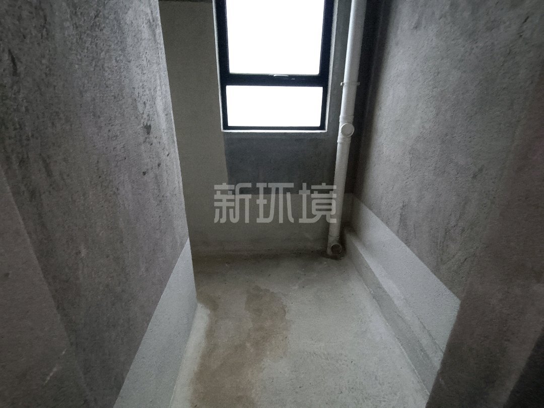 荣盛华府  4室2厅2卫   110.00万客厅