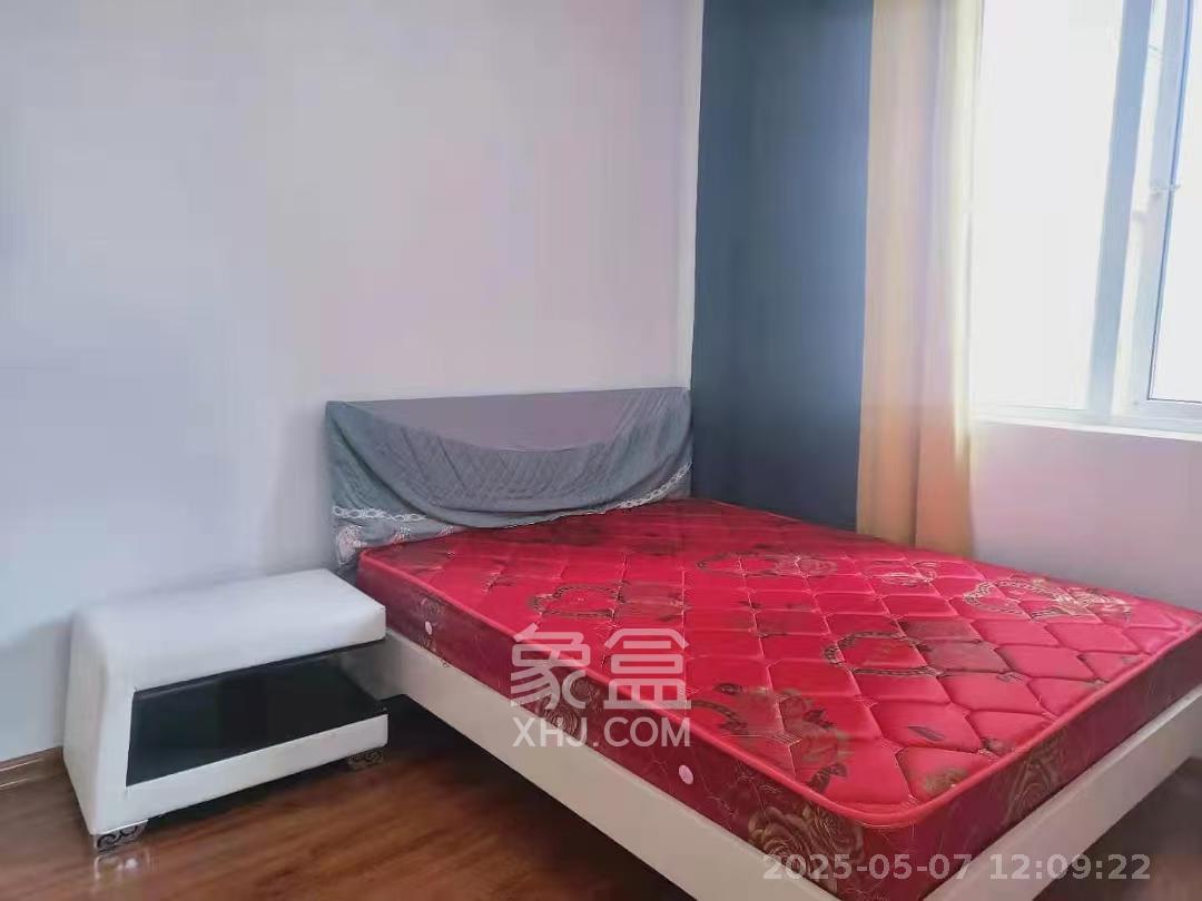 丽发新城  2室2厅1卫   1800.00元/月室内图