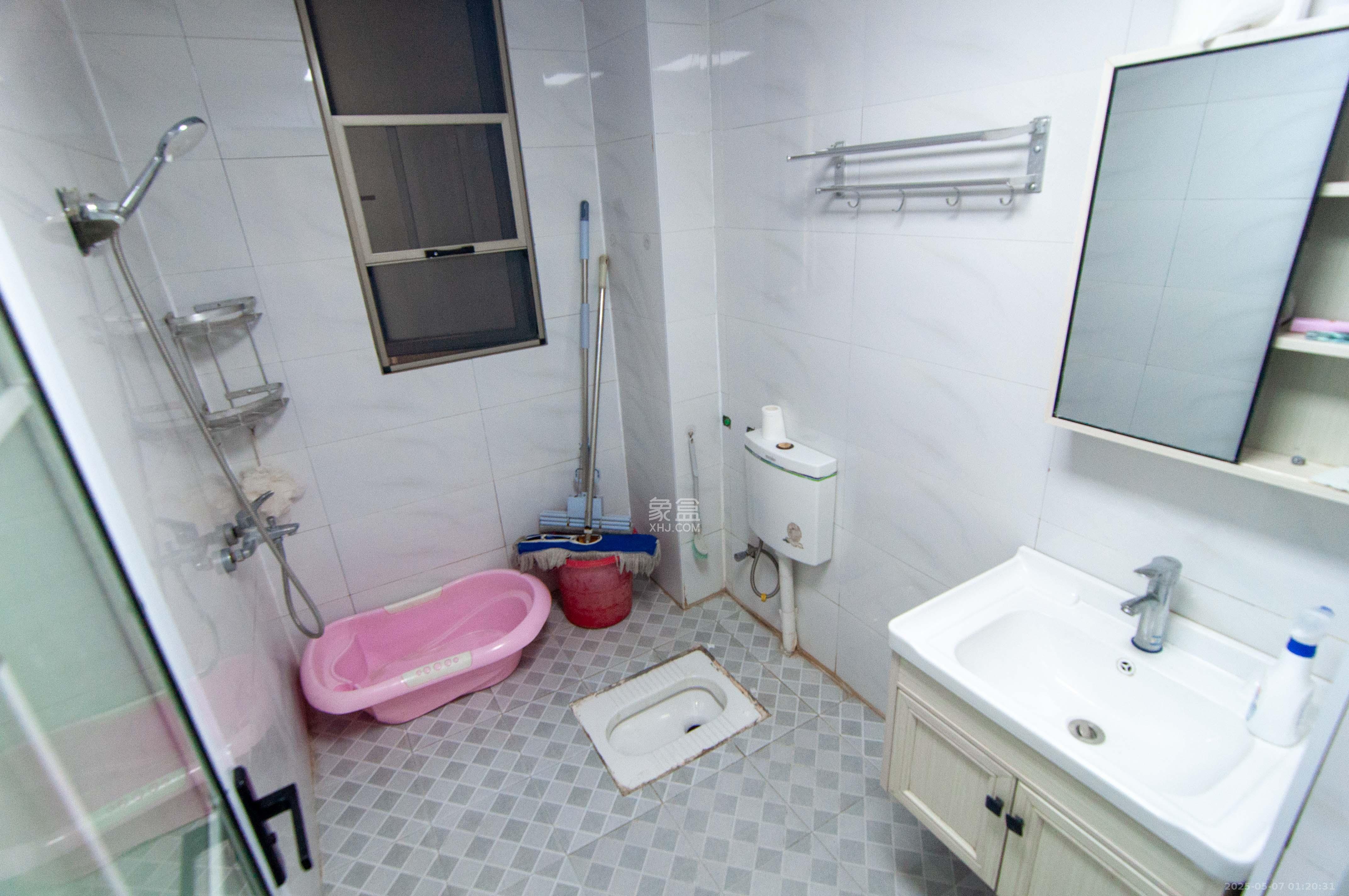 梅溪湖金茂湾 4室2厅2卫 145.0万 梅溪湖金茂湾 4室2厅2卫 145.0万卫生间