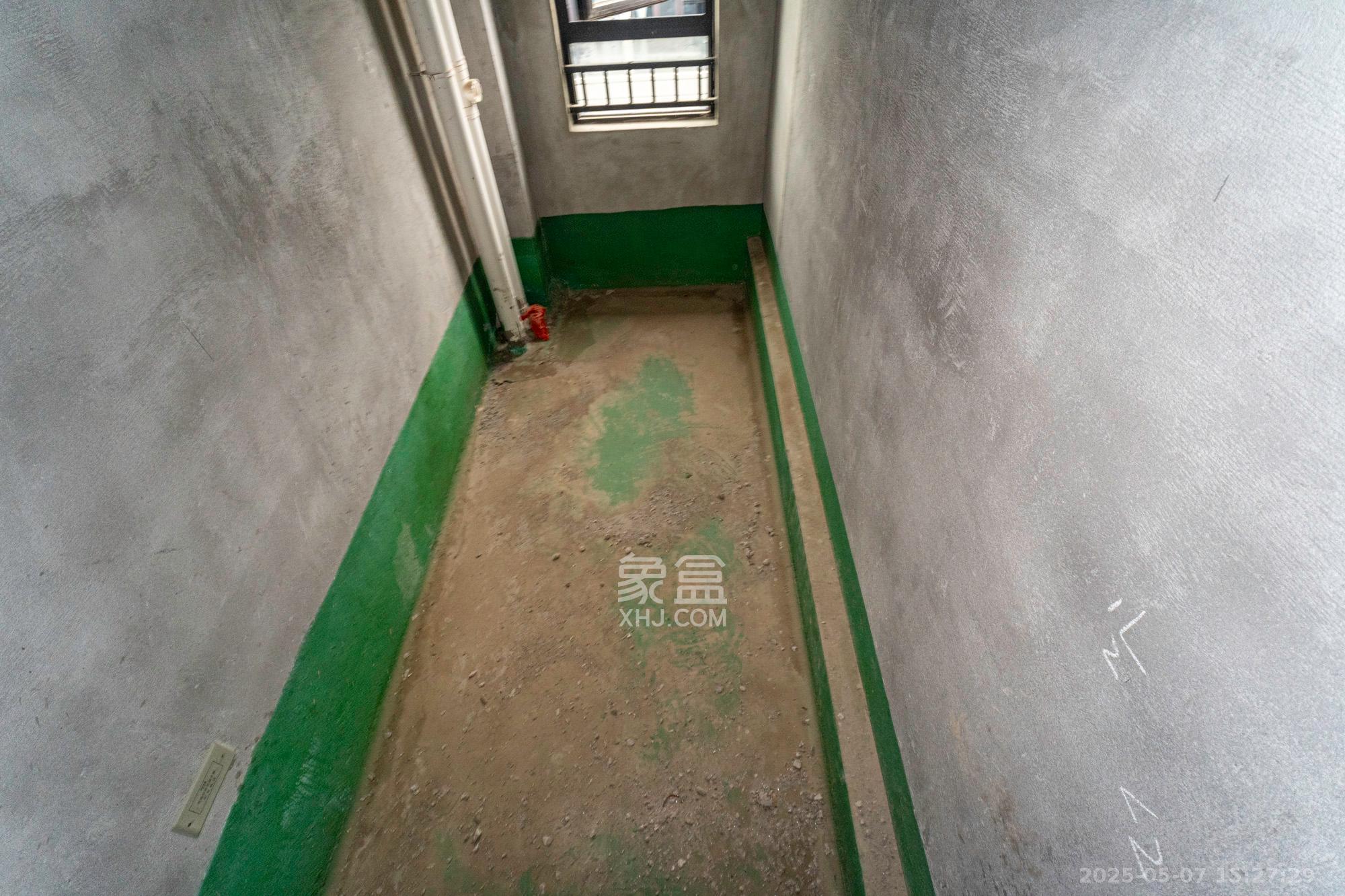 东原麓印长江C区  5室2厅2卫   340.00万卫生间