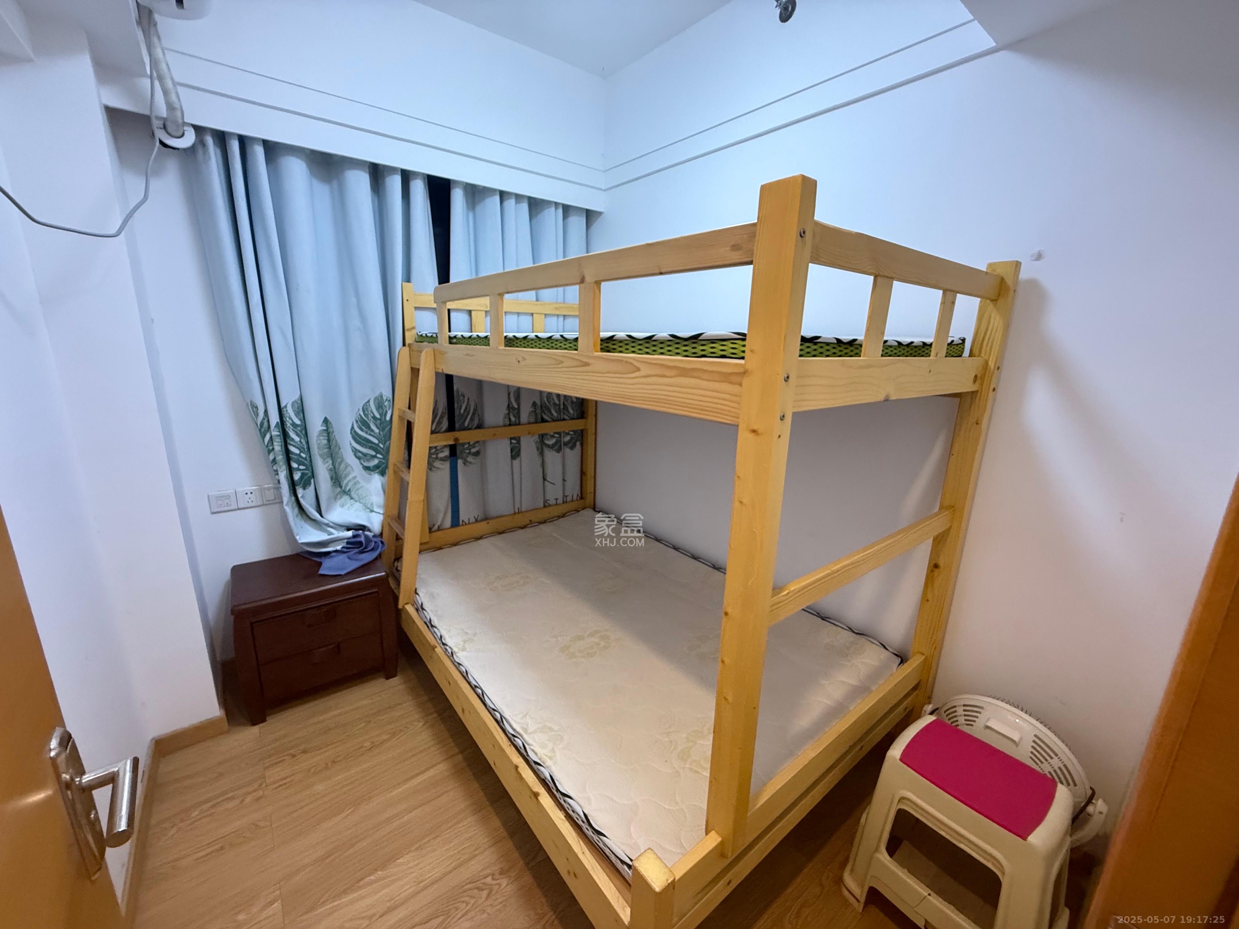 荣泰广场  2室1厅1卫   1900.00元/月室内图