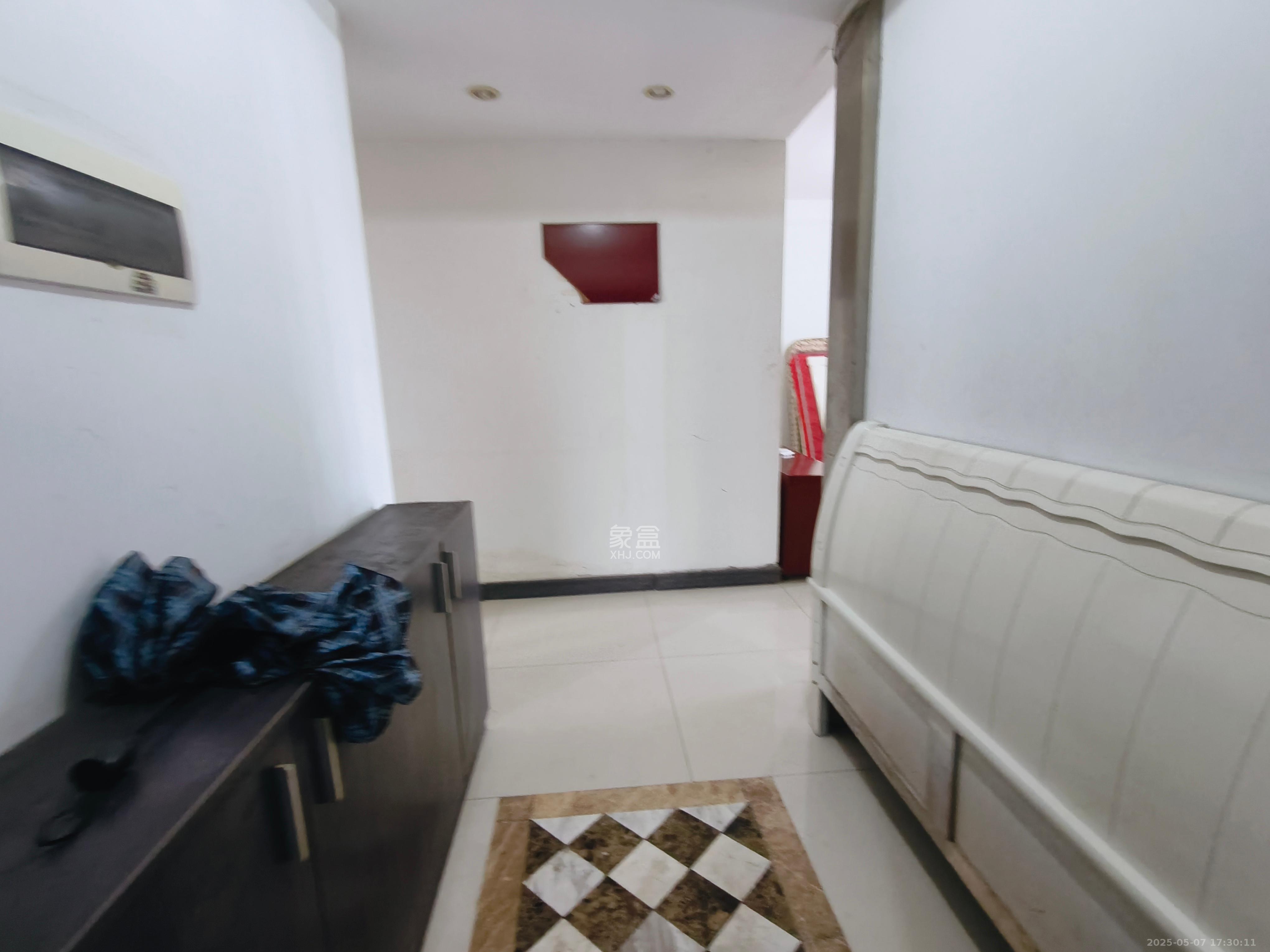 阳光100三期 3室2厅1卫 2300.0元/月 阳光100三期 3室2厅1卫 2300.0元/月室内图