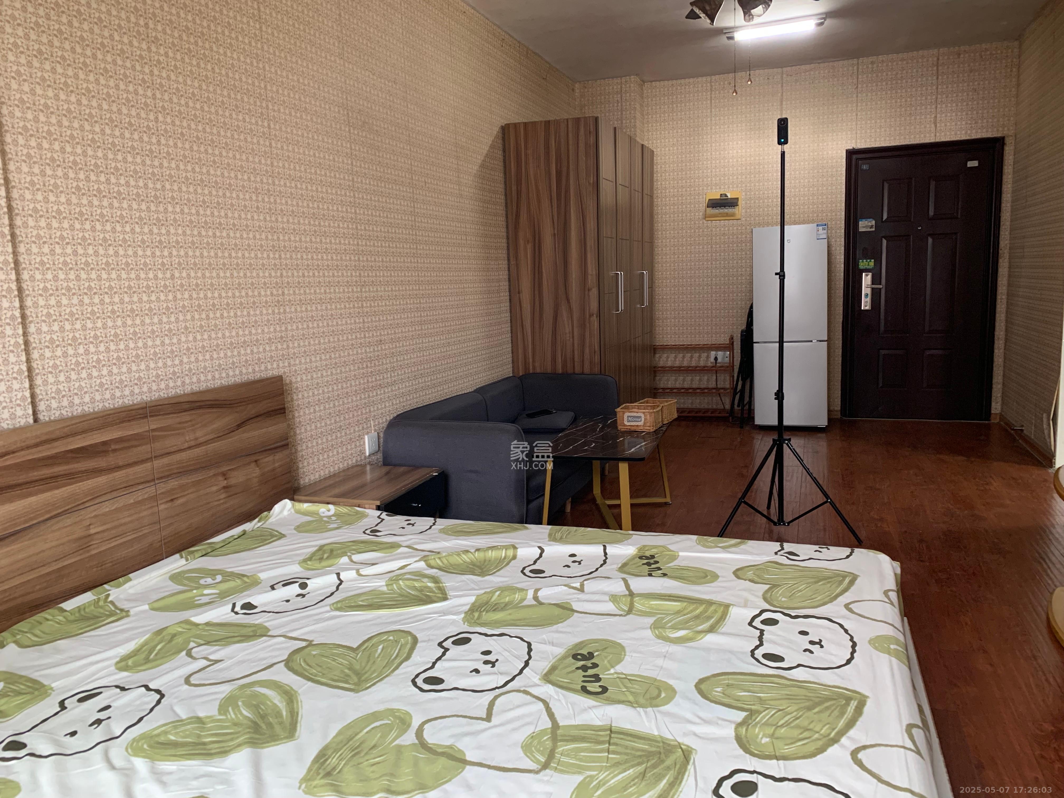 山水花都  1室1厅1卫   1400.00元/月室内图