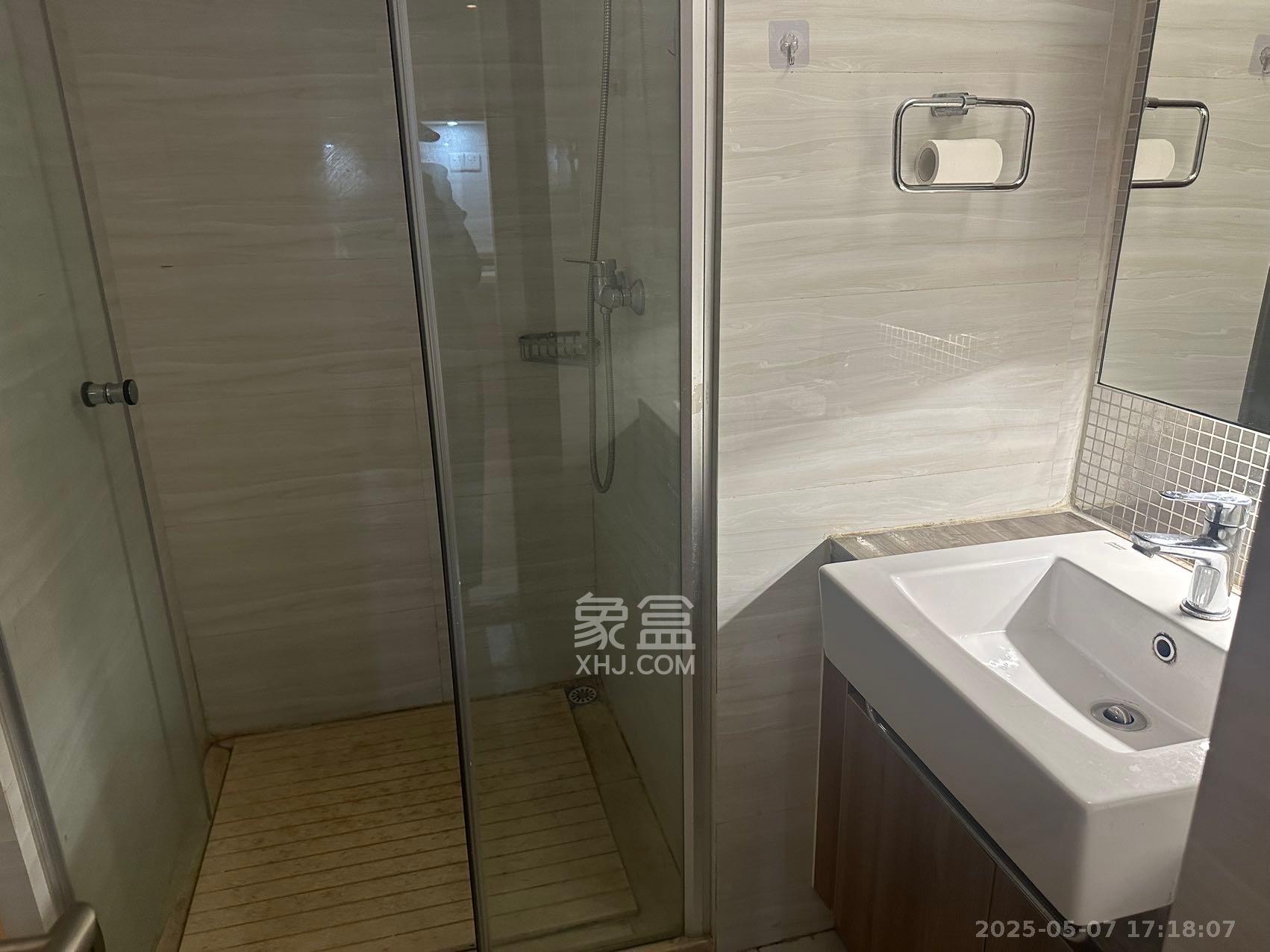 奥林匹克花园贡院三期  1室1厅1卫    1500.0元/月 奥林匹克花园贡院三期  1室1厅1卫    1500.0元/月室内图