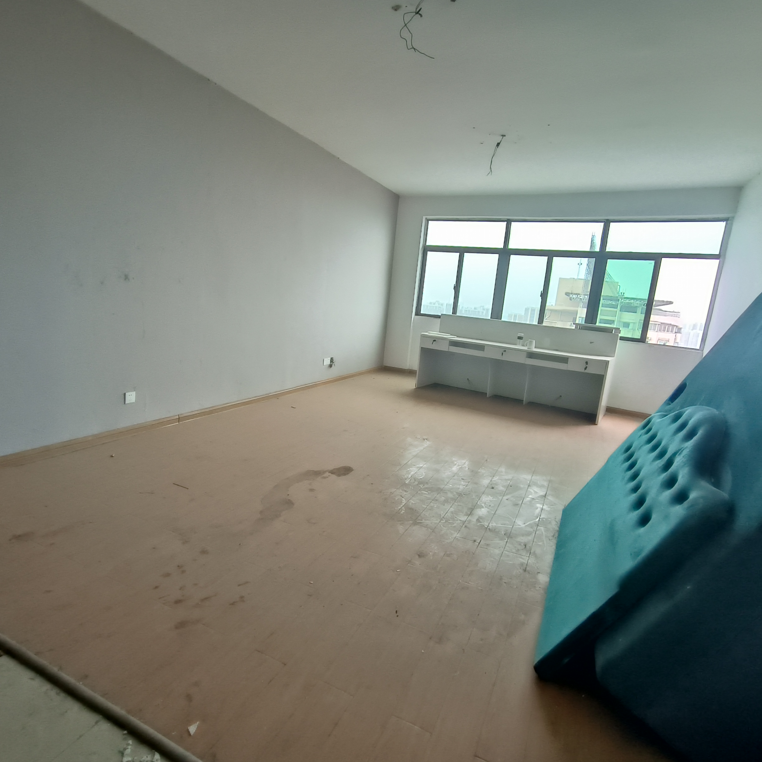 汇景花园  3室2厅2卫   3000.00元/月室内图
