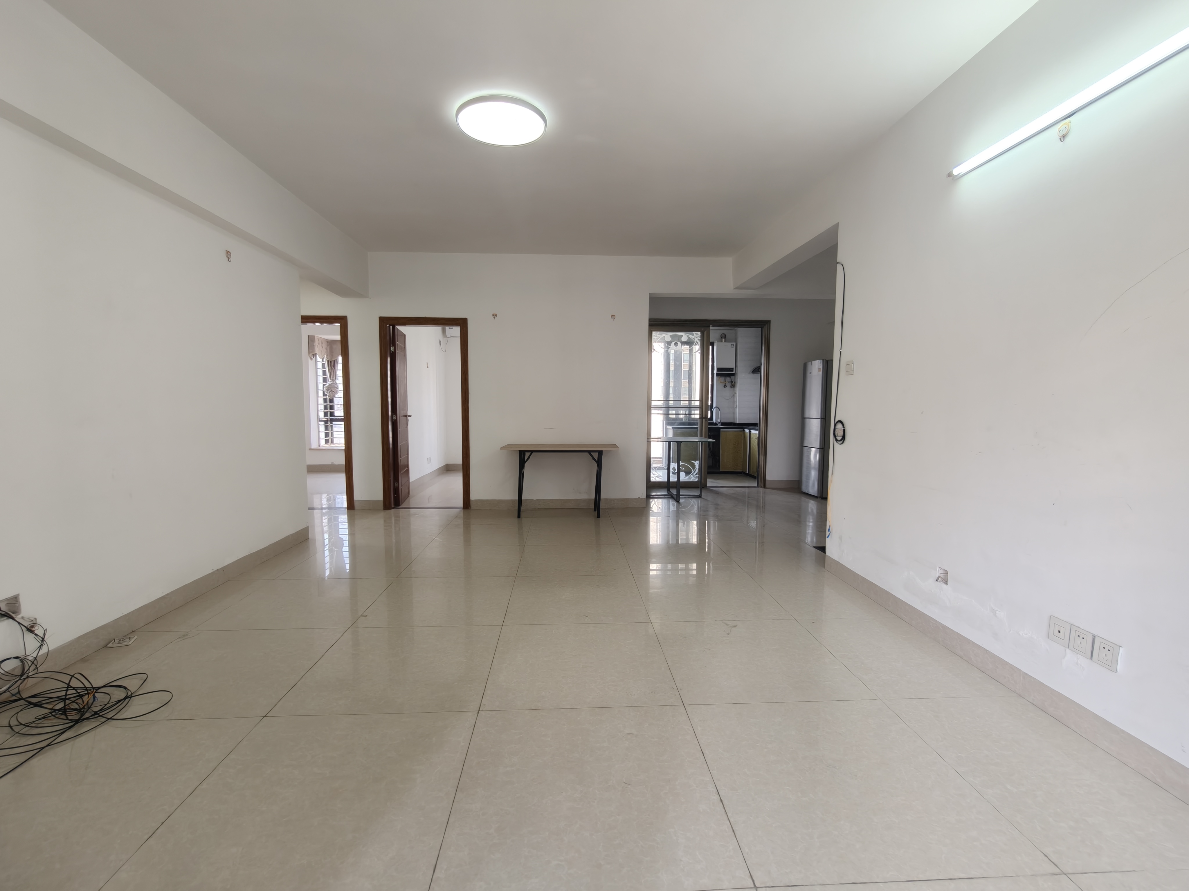 瑞园一期 4室2厅2卫 2600.0元/月 瑞园一期 4室2厅2卫 2600.0元/月室内图