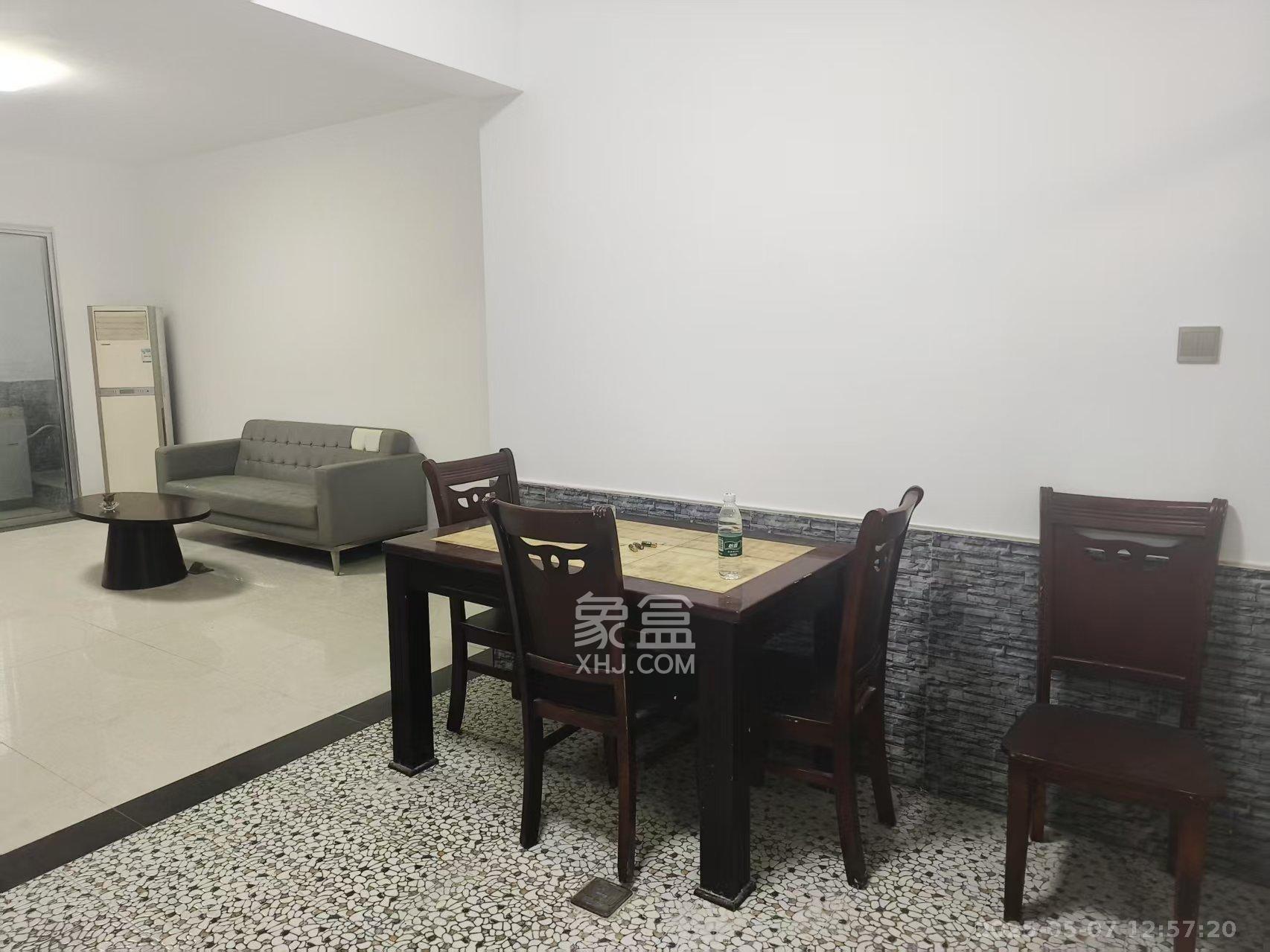 楚天中苑 3室2厅2卫 1700.0元/月 楚天中苑 3室2厅2卫 1700.0元/月室内图