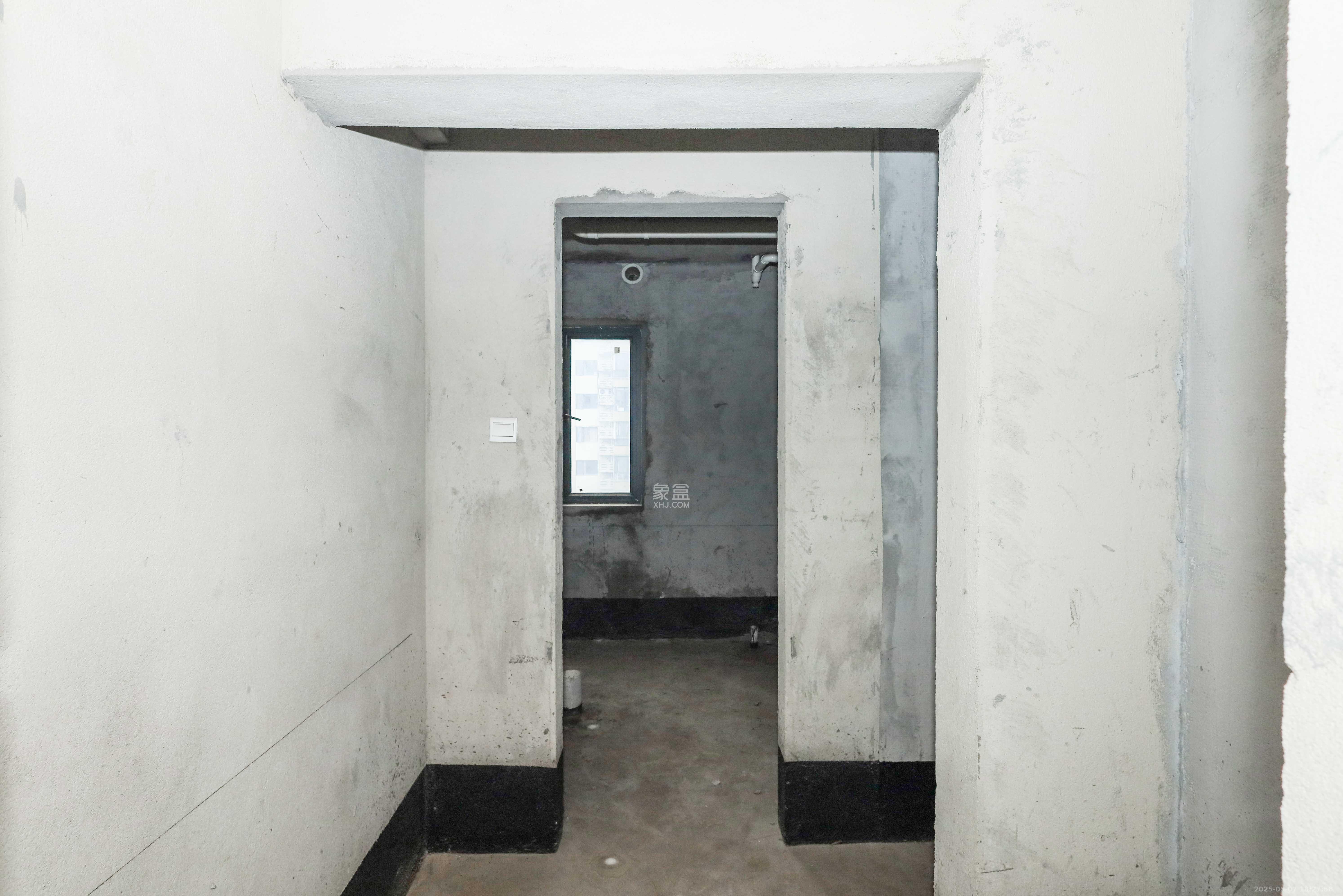 好莱城(弘德西街) 4室2厅2卫 112.0万 好莱城(弘德西街) 4室2厅2卫 112.0万卫生间