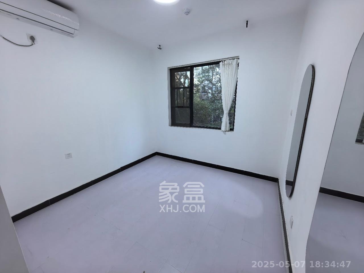 中建梅溪湖中心  4室2厅2卫   3900.00元/月室内图