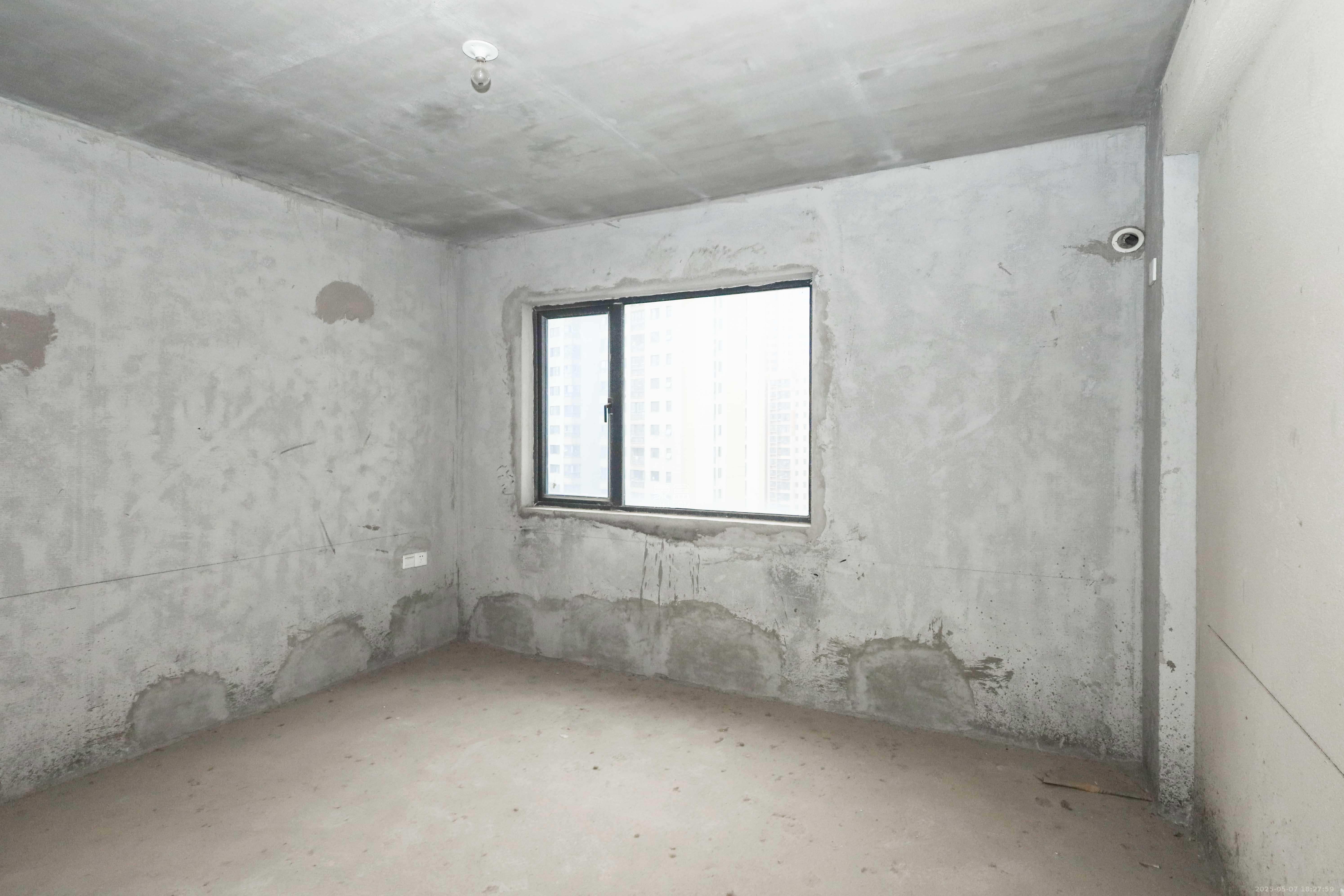 好莱城(弘德西街) 4室2厅2卫 112.0万 好莱城(弘德西街) 4室2厅2卫 112.0万卧室