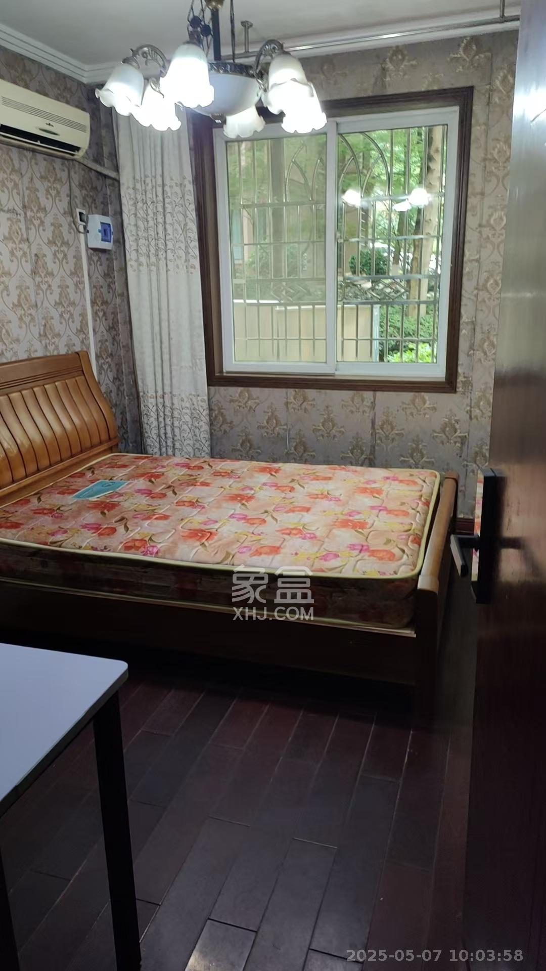 长房西郡  1室1厅1卫    700.0元/月 长房西郡  1室1厅1卫    700.0元/月室内图