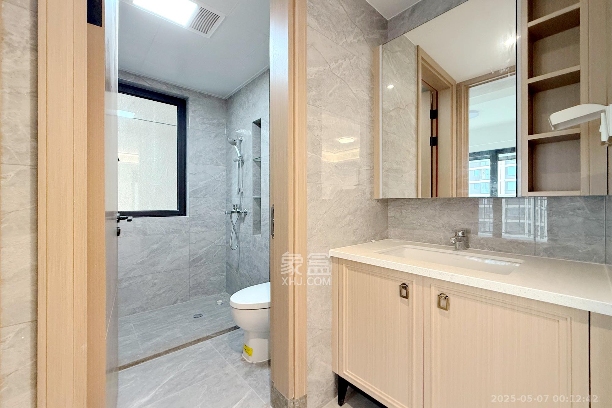 时代建发和著  3室2厅2卫    159.8万 时代建发和著  3室2厅2卫    159.8万卫生间