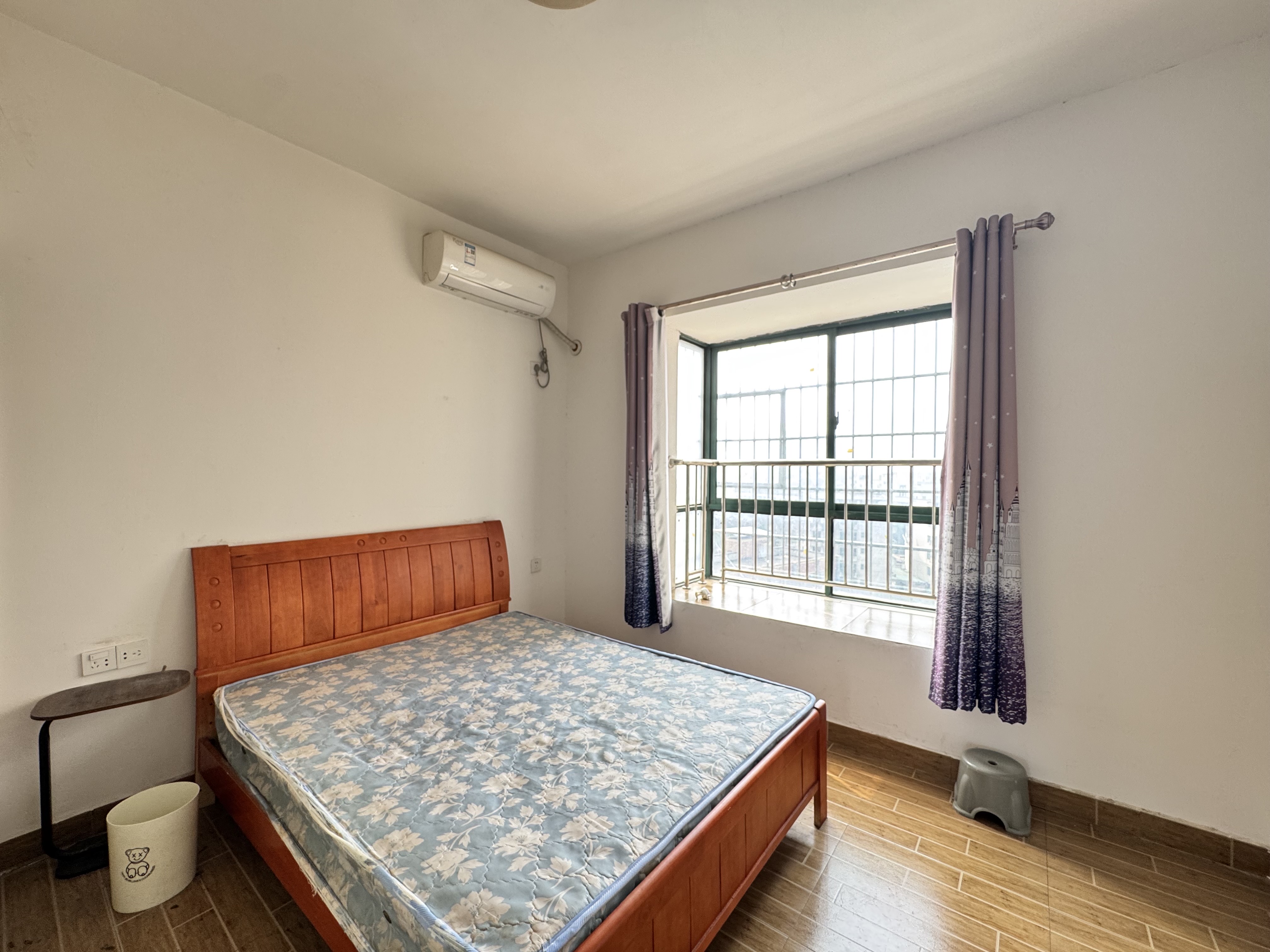 亚华名都  1室0厅0卫    1500.0元/月 亚华名都  1室0厅0卫    1500.0元/月室内图