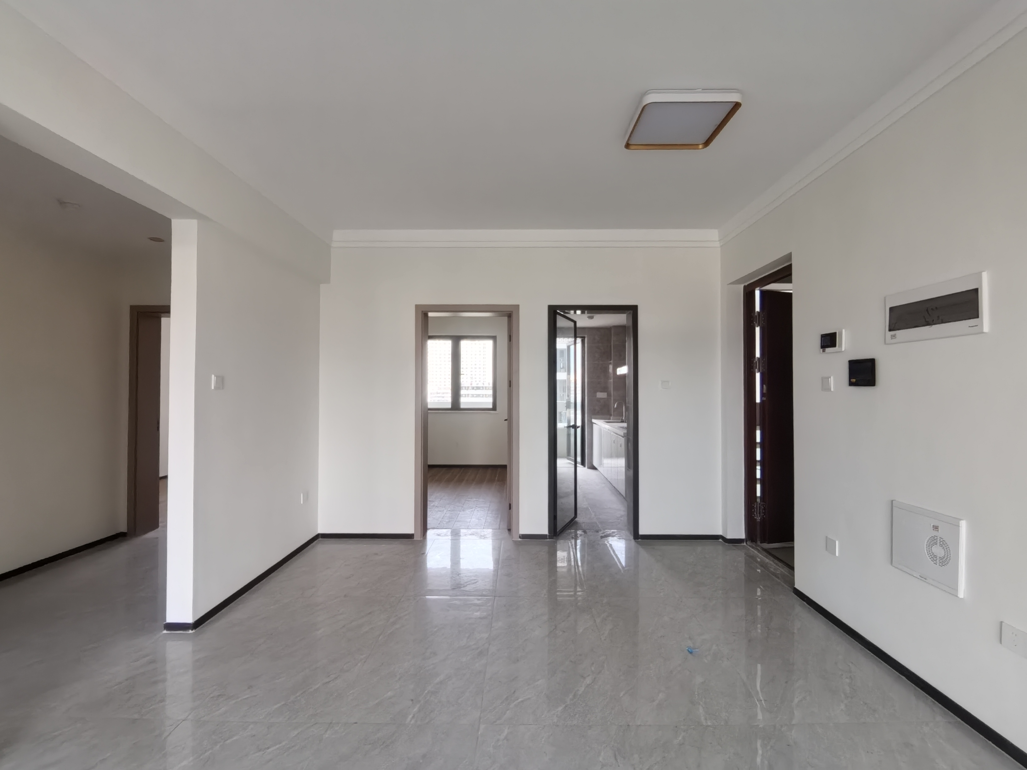 海府大院(海府路41号)  3室2厅1卫    3200.0元/月 海府大院(海府路41号)  3室2厅1卫    3200.0元/月室内图