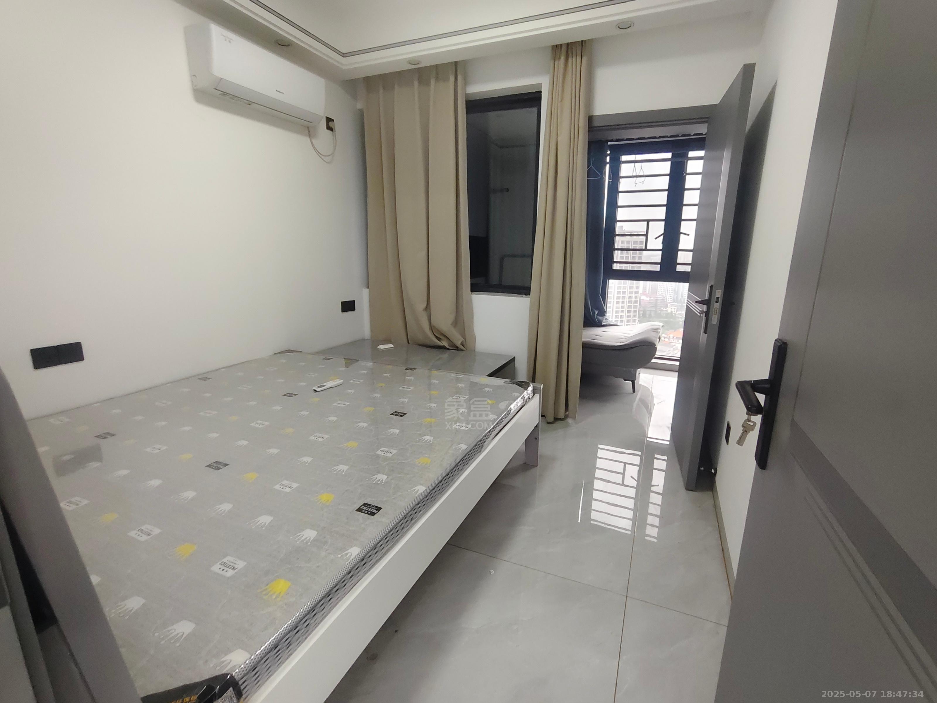 银泰财富广场 4室2厅2卫 2700.0元/月 银泰财富广场 4室2厅2卫 2700.0元/月室内图