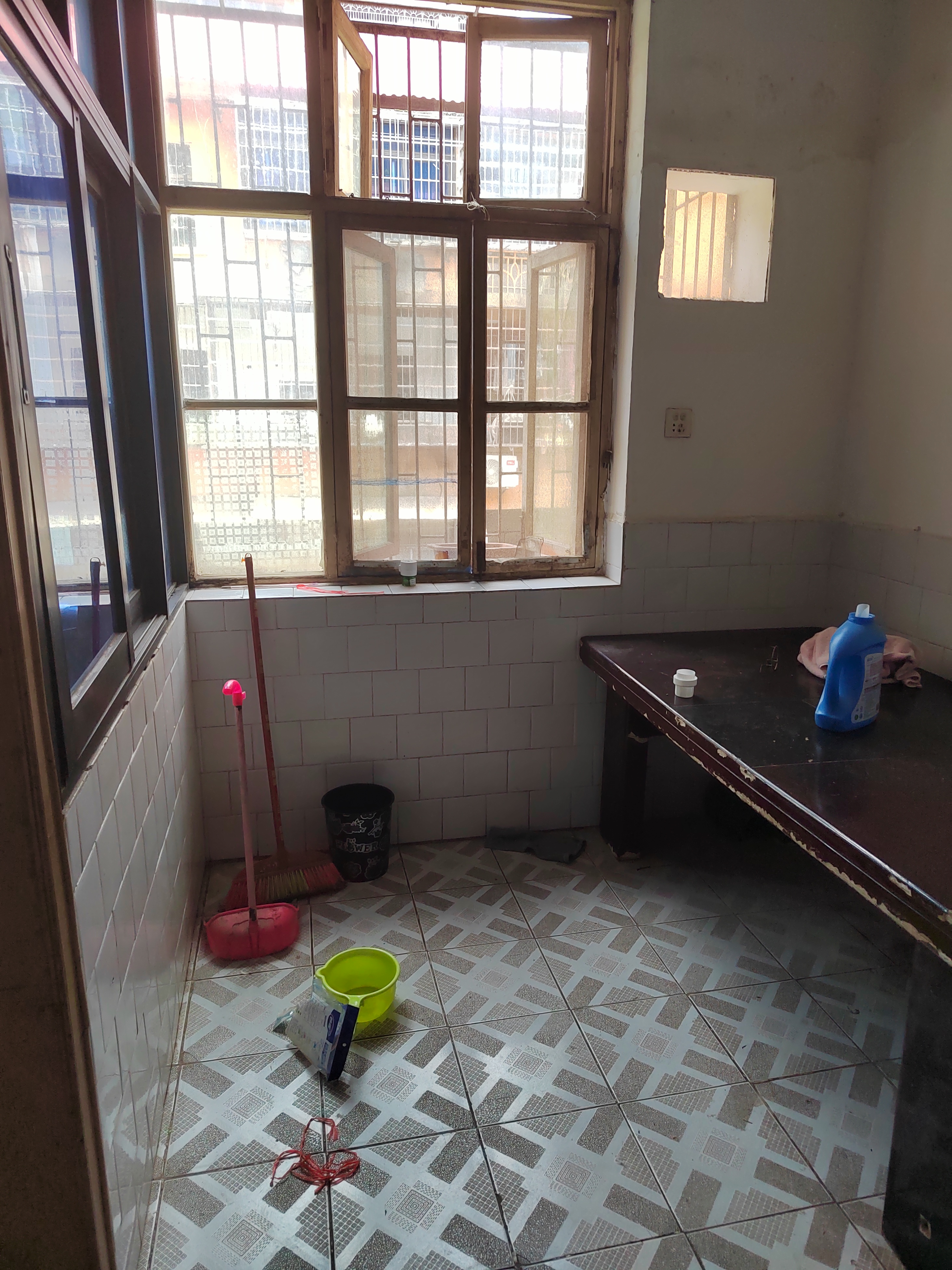 贤童街老法院住宅区  2室1厅1卫    800.0元/月室内图