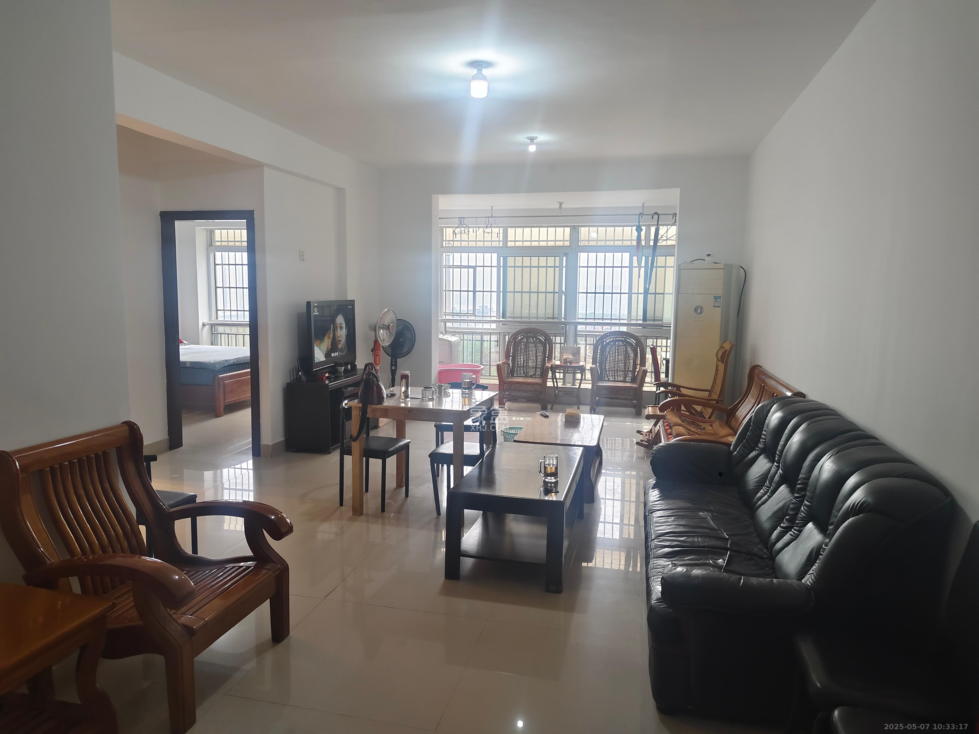 多伦国际 3室2厅1卫 38.0万 多伦国际 3室2厅1卫 38.0万客厅