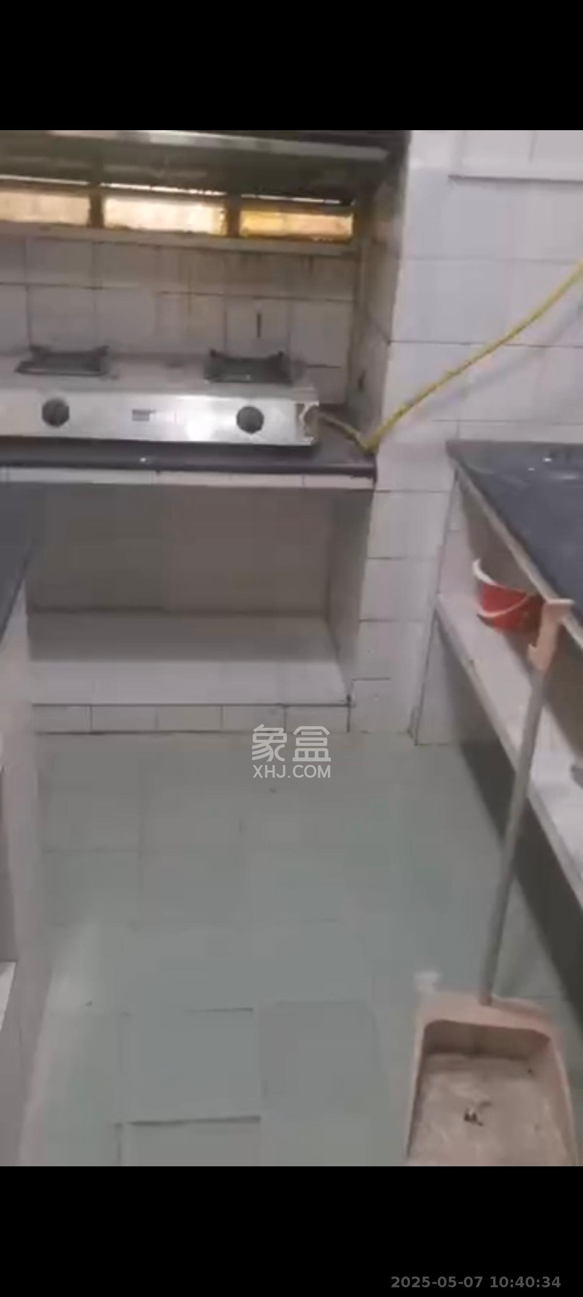 人民新村  3室2厅1卫    2300.0元/月 人民新村  3室2厅1卫    2300.0元/月室内图