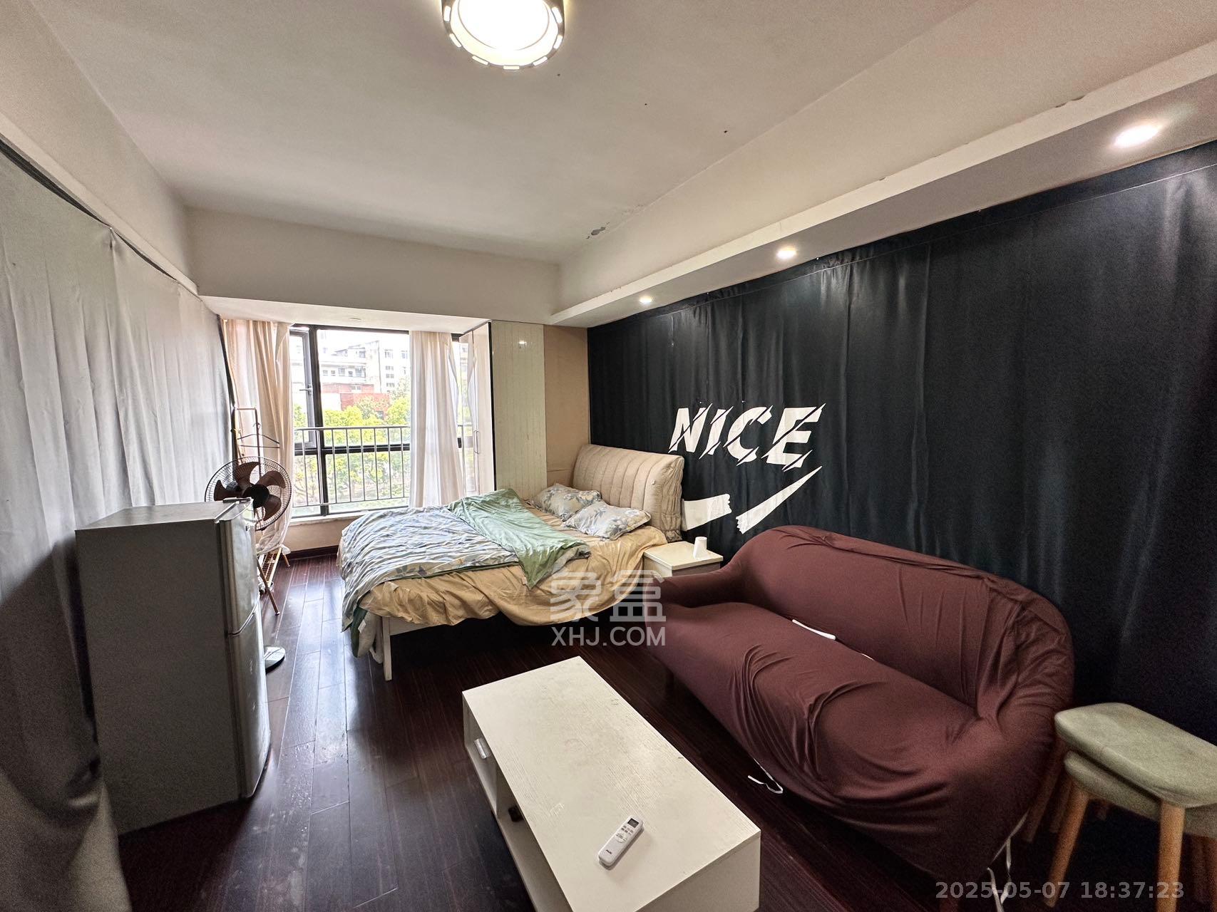 德思勤城市广场(宝格丽公寓) 1室1厅1卫 1600.0元/月 德思勤城市广场(宝格丽公寓) 1室1厅1卫 1600.0元/月室内图