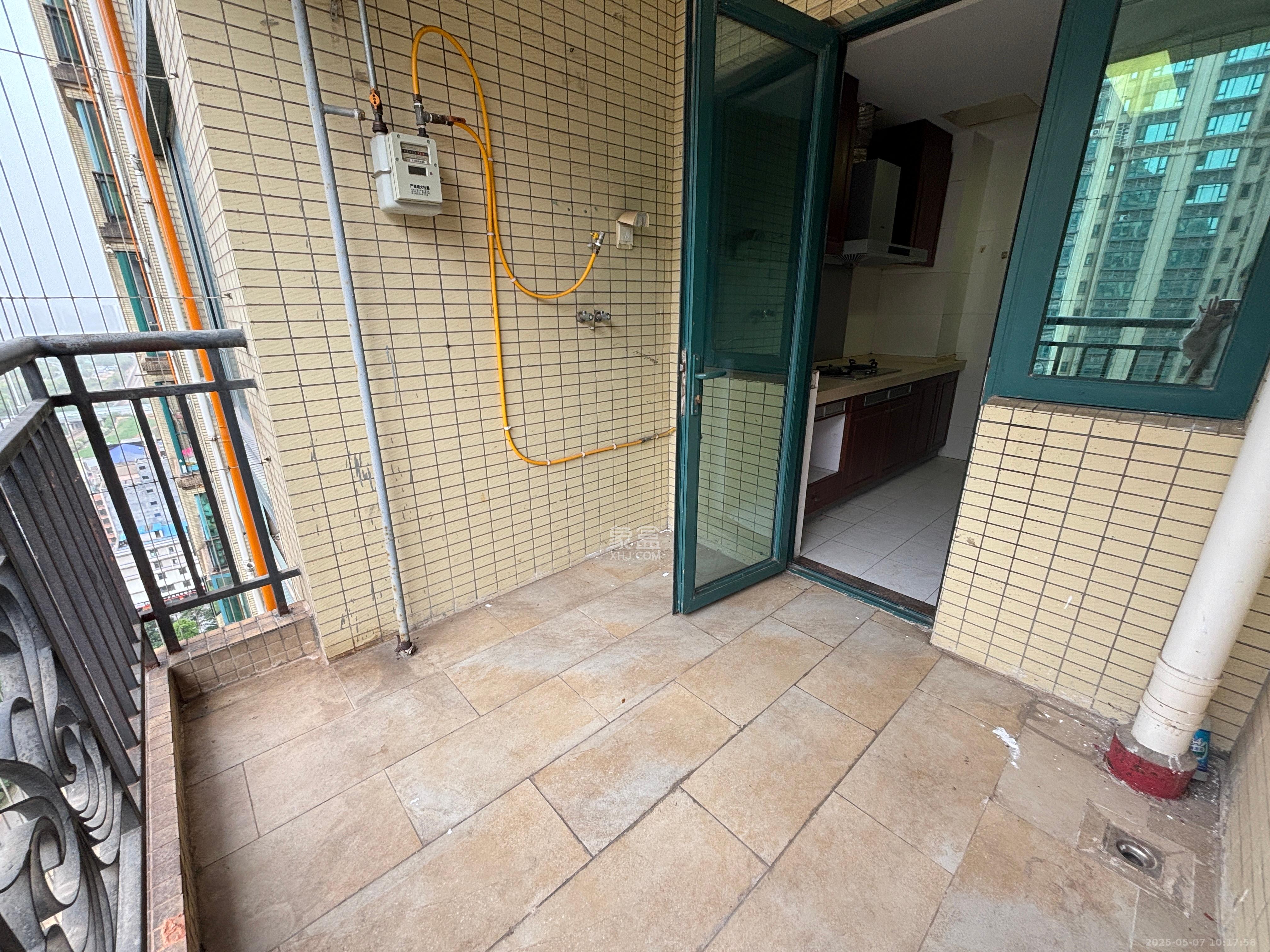 恒大名都  4室2厅2卫    2200.0元/月 恒大名都  4室2厅2卫    2200.0元/月室内图