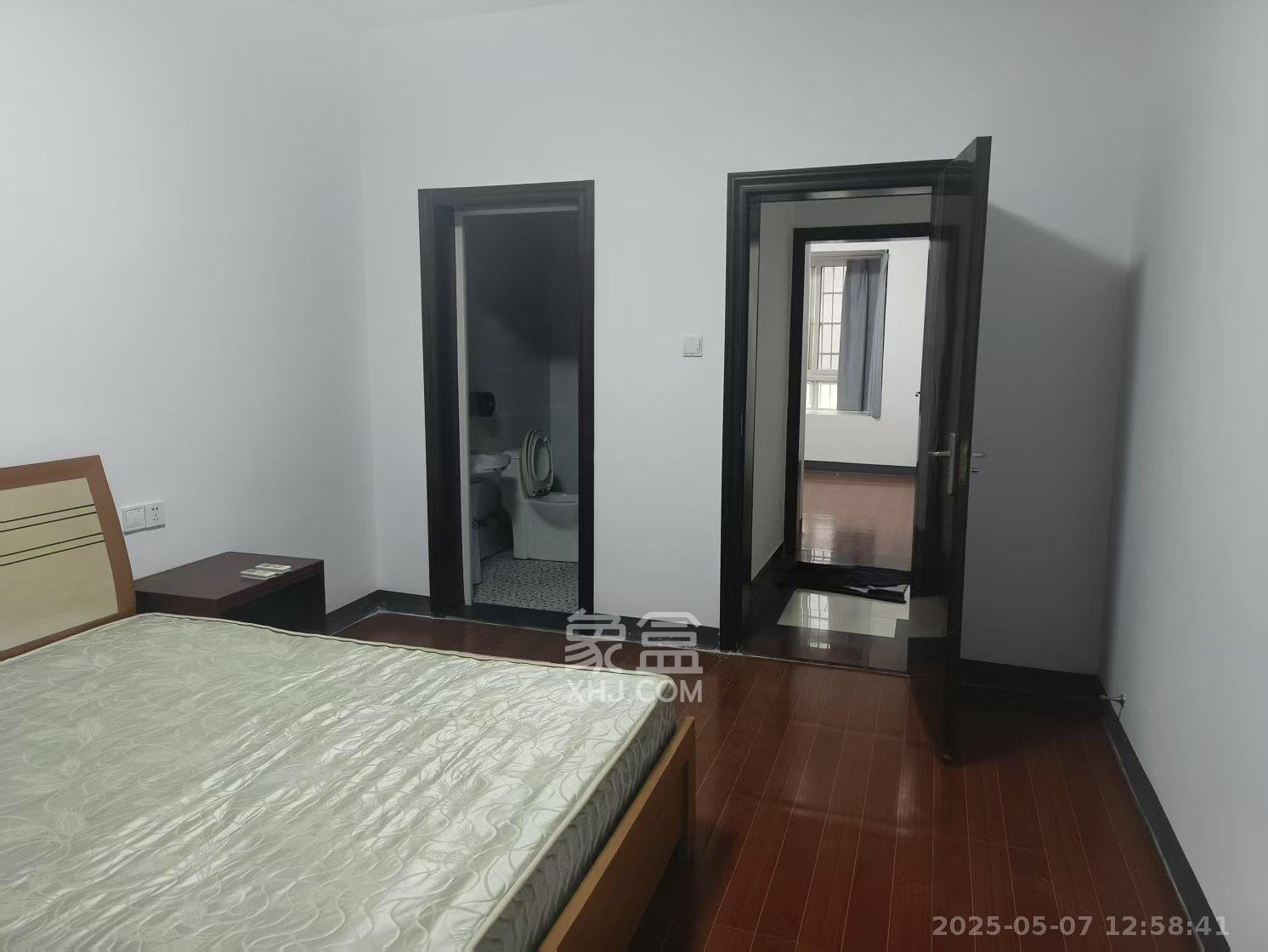 楚天中苑 3室2厅2卫 1700.0元/月 楚天中苑 3室2厅2卫 1700.0元/月室内图