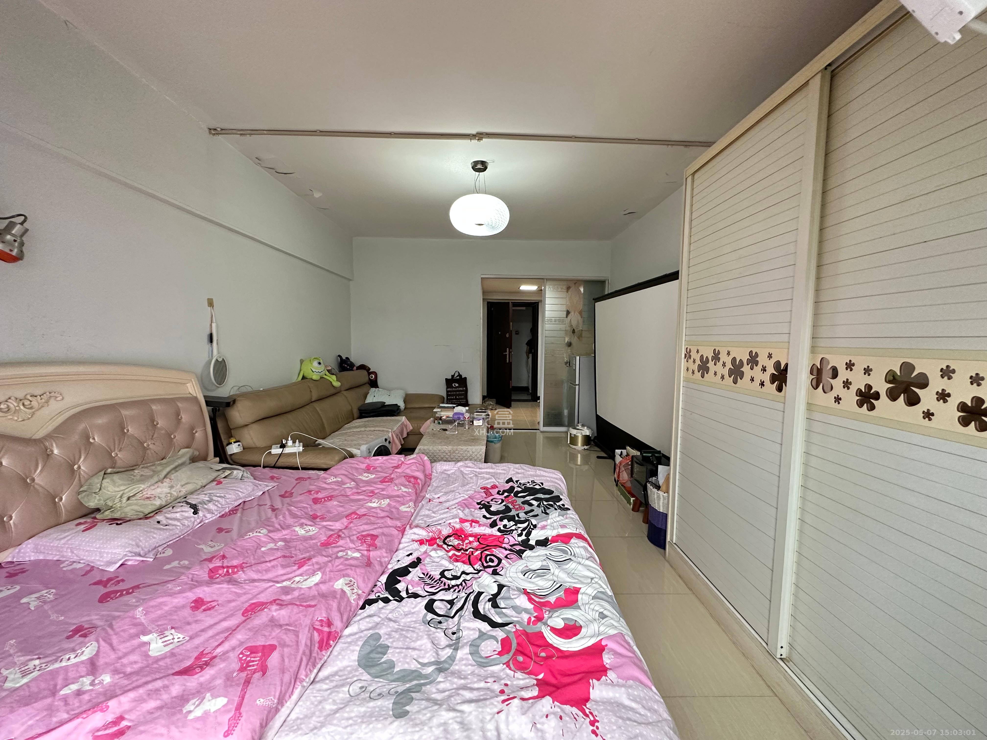 山水华景  1室1厅1卫   1500.00元/月室内图
