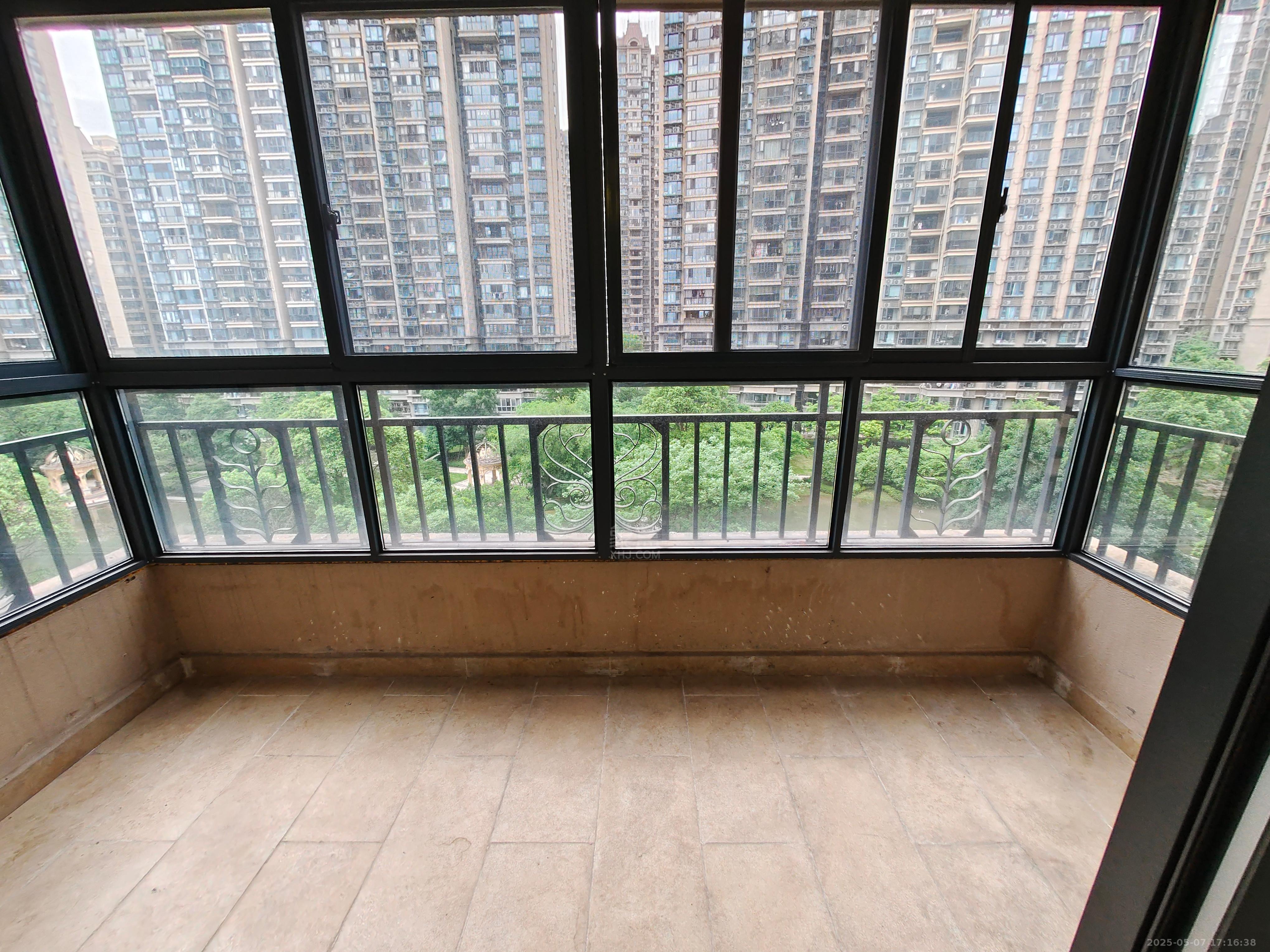 恒大华府 3室2厅1卫 1800.0元/月 恒大华府 3室2厅1卫 1800.0元/月室内图