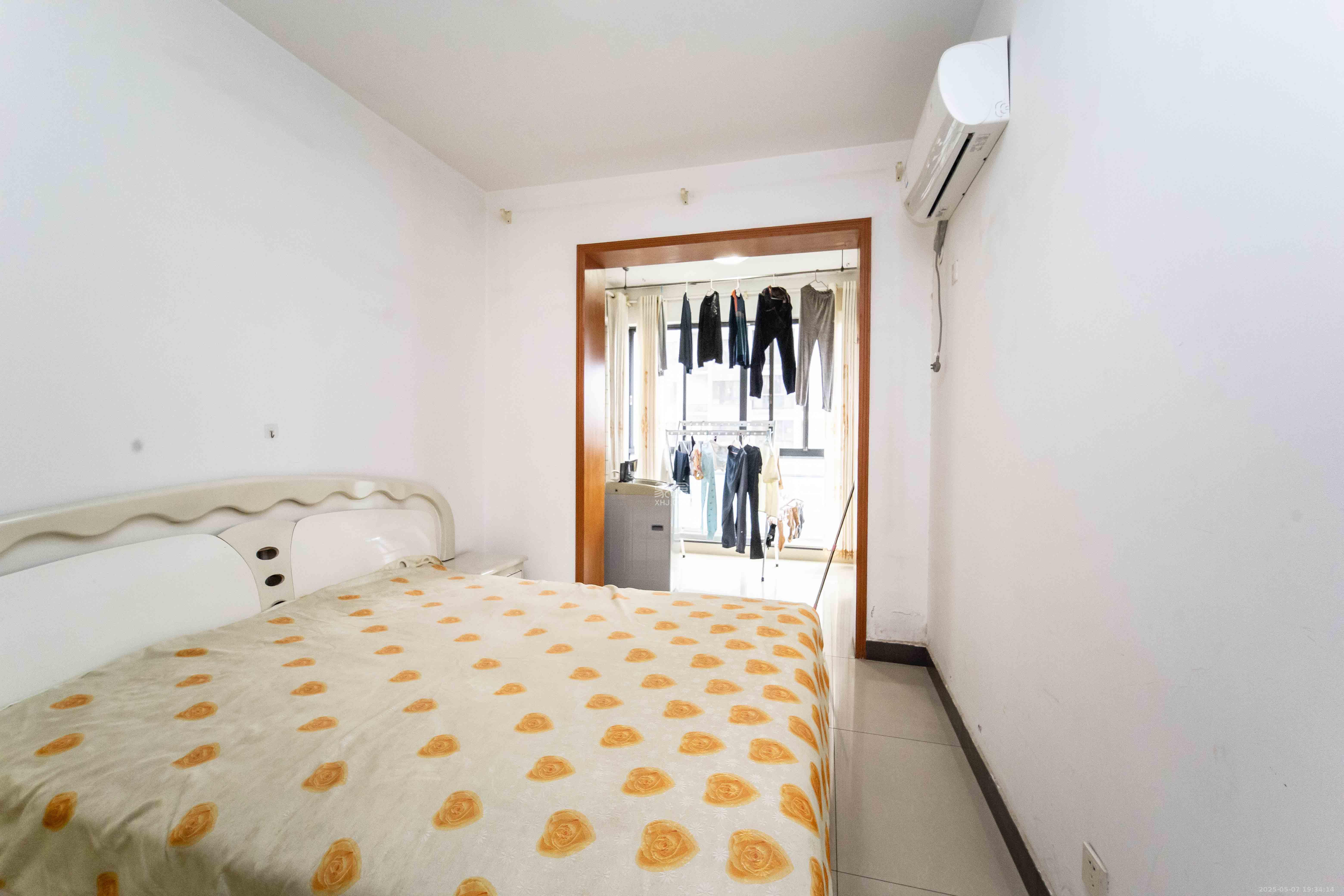 尚东紫郡 1室0厅0卫 99.8万 尚东紫郡 1室0厅0卫 99.8万卧室