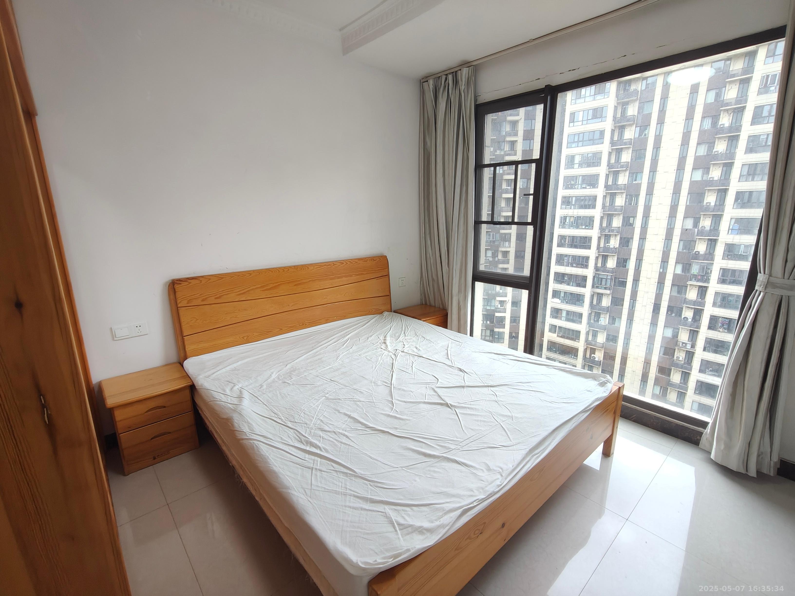 和泓梅溪四季 3室2厅2卫 2200.0元/月 和泓梅溪四季 3室2厅2卫 2200.0元/月室内图