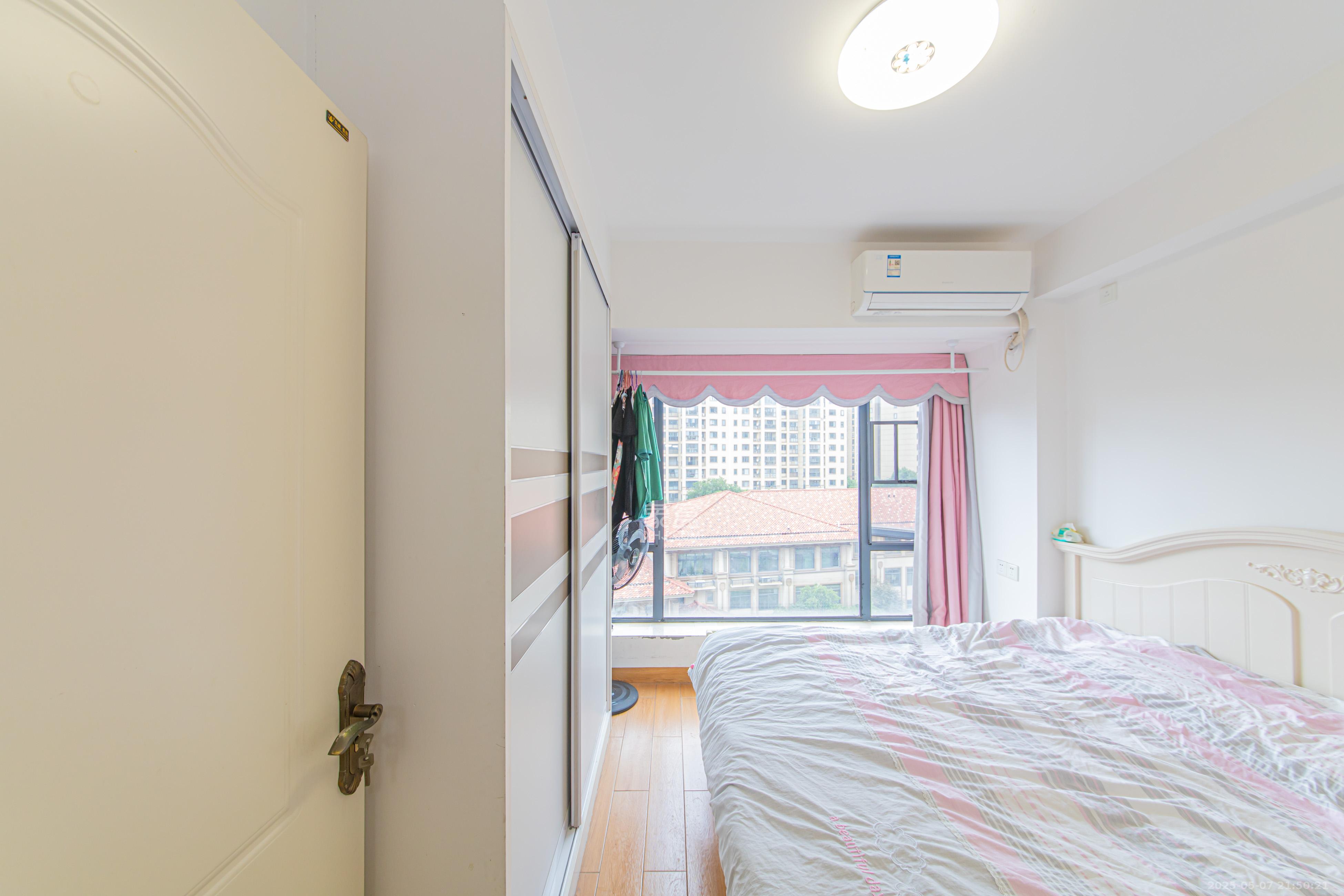 中建芙蓉嘉苑  2室1厅1卫    39.8万 中建芙蓉嘉苑  2室1厅1卫    39.8万卧室