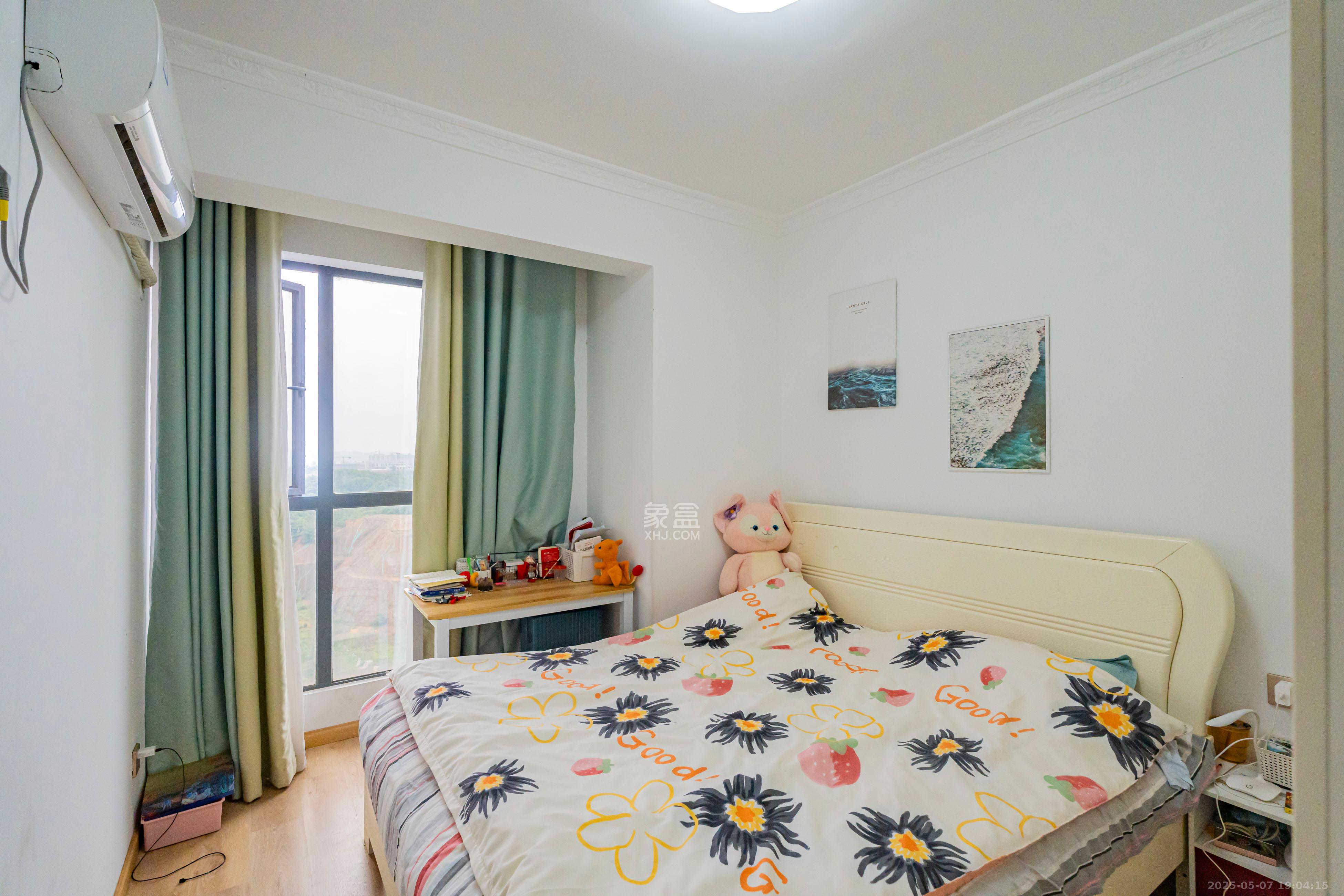 悦湖山  4室2厅2卫    80.0万 悦湖山  4室2厅2卫    80.0万卧室