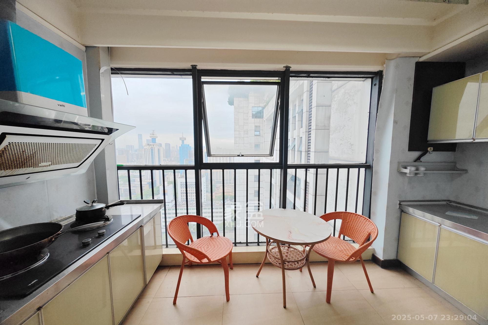 东塘瑞府 1室1厅1卫 28.0万 东塘瑞府 1室1厅1卫 28.0万厨房