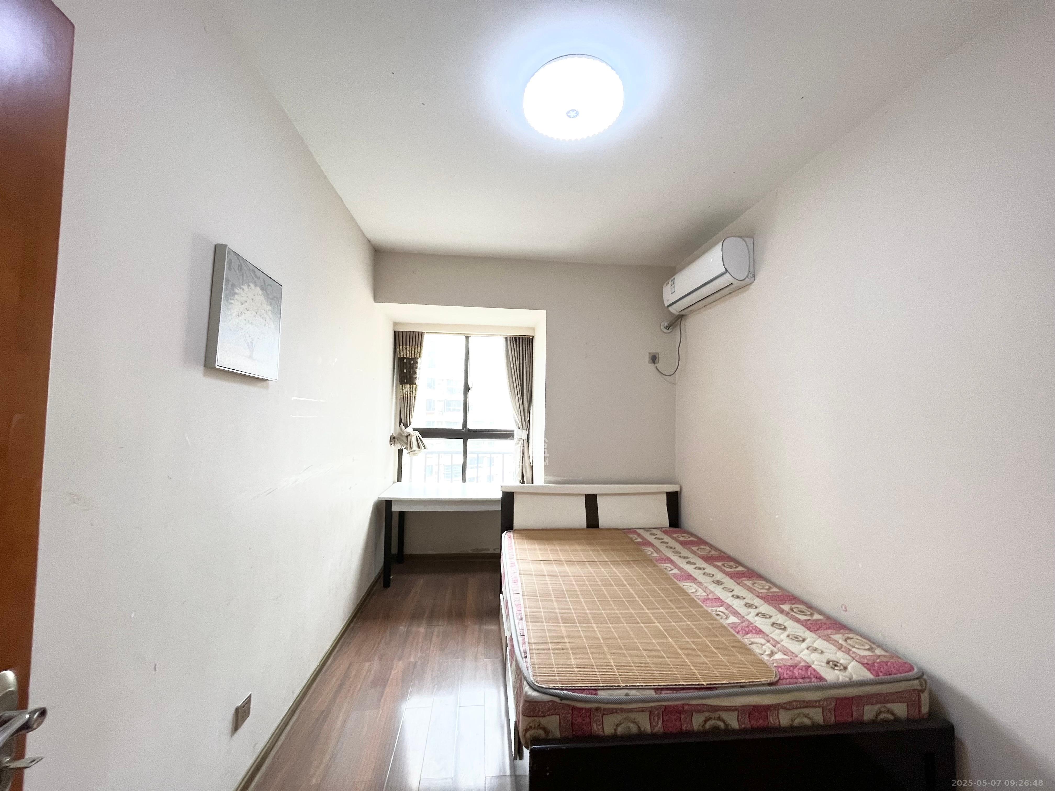 保利麓谷林语D区  4室2厅1卫   2800.00元/月室内图
