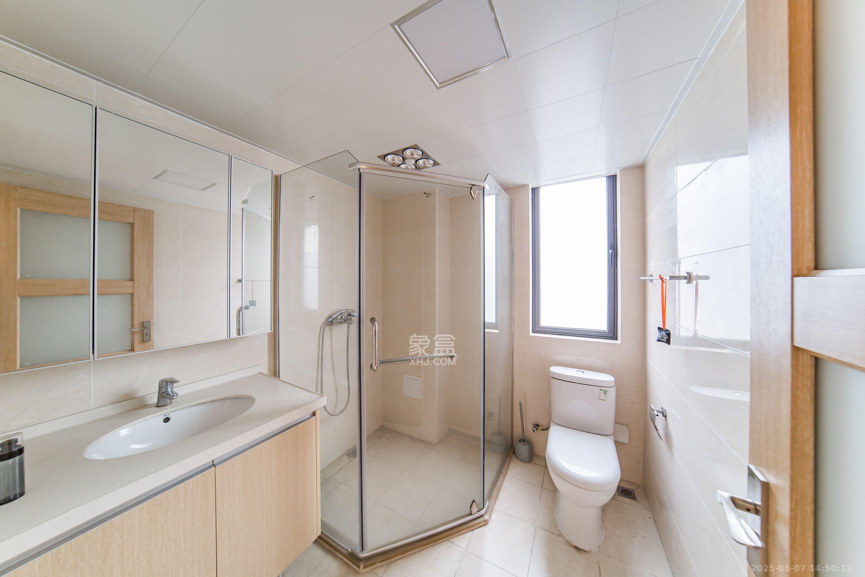 兰亭湾畔 3室2厅2卫 2800.0元/月 兰亭湾畔 3室2厅2卫 2800.0元/月室内图