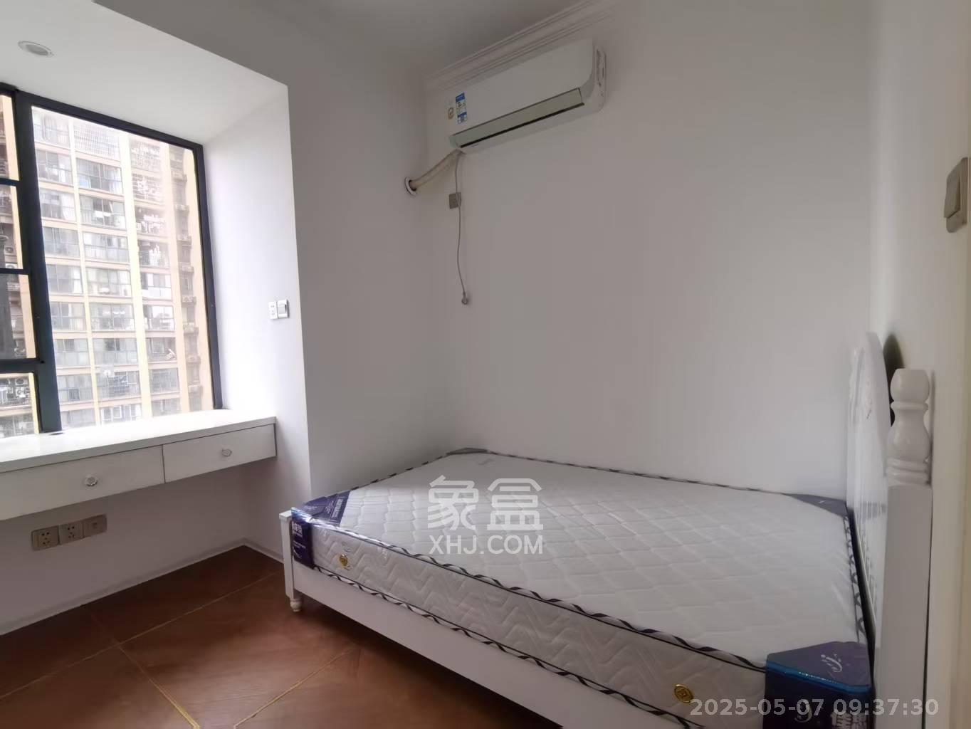 荣盛花语馨苑  3室2厅1卫    2400.0元/月室内图