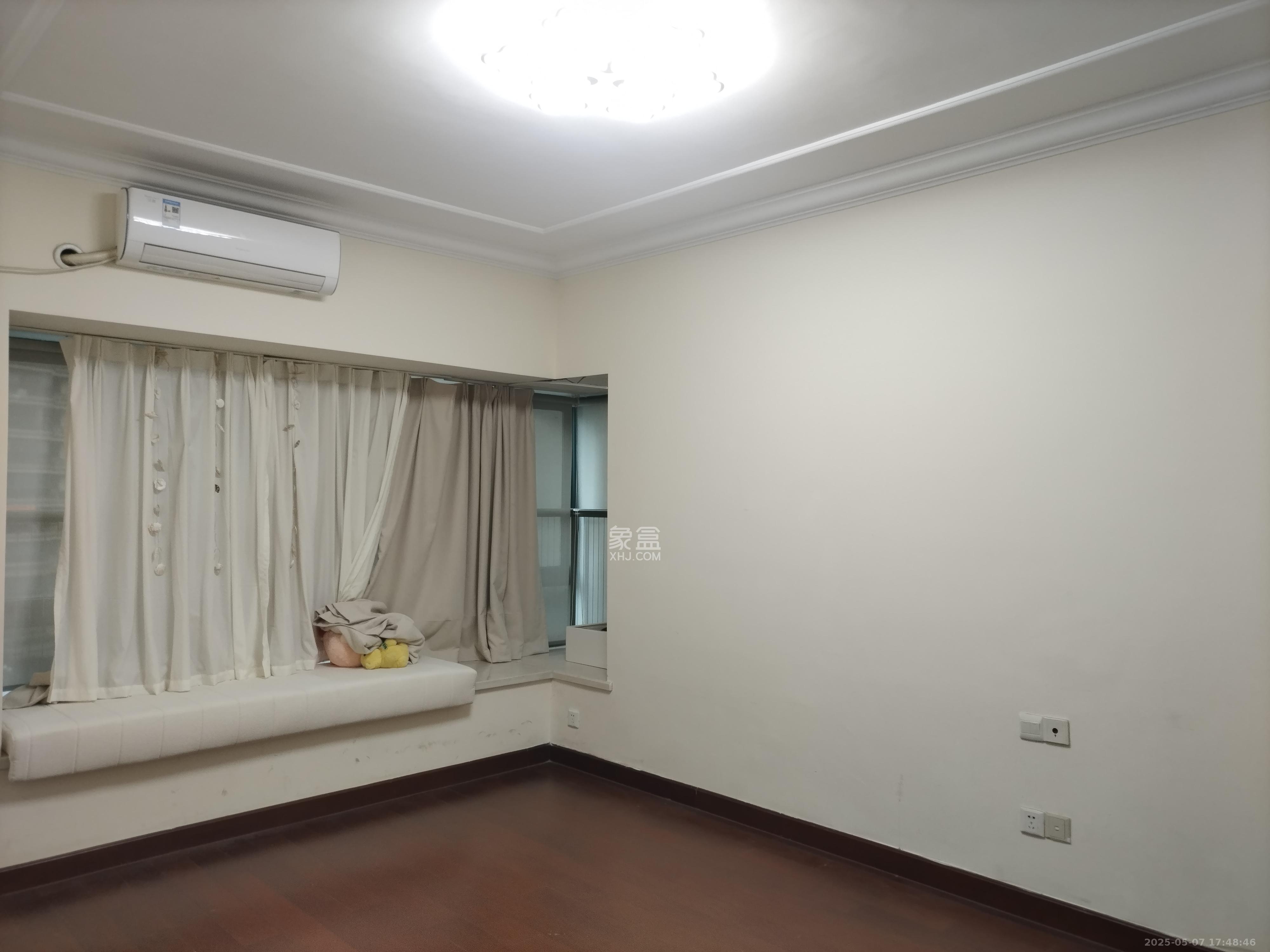 恒大翡翠华庭  3室2厅2卫    2500.0元/月室内图