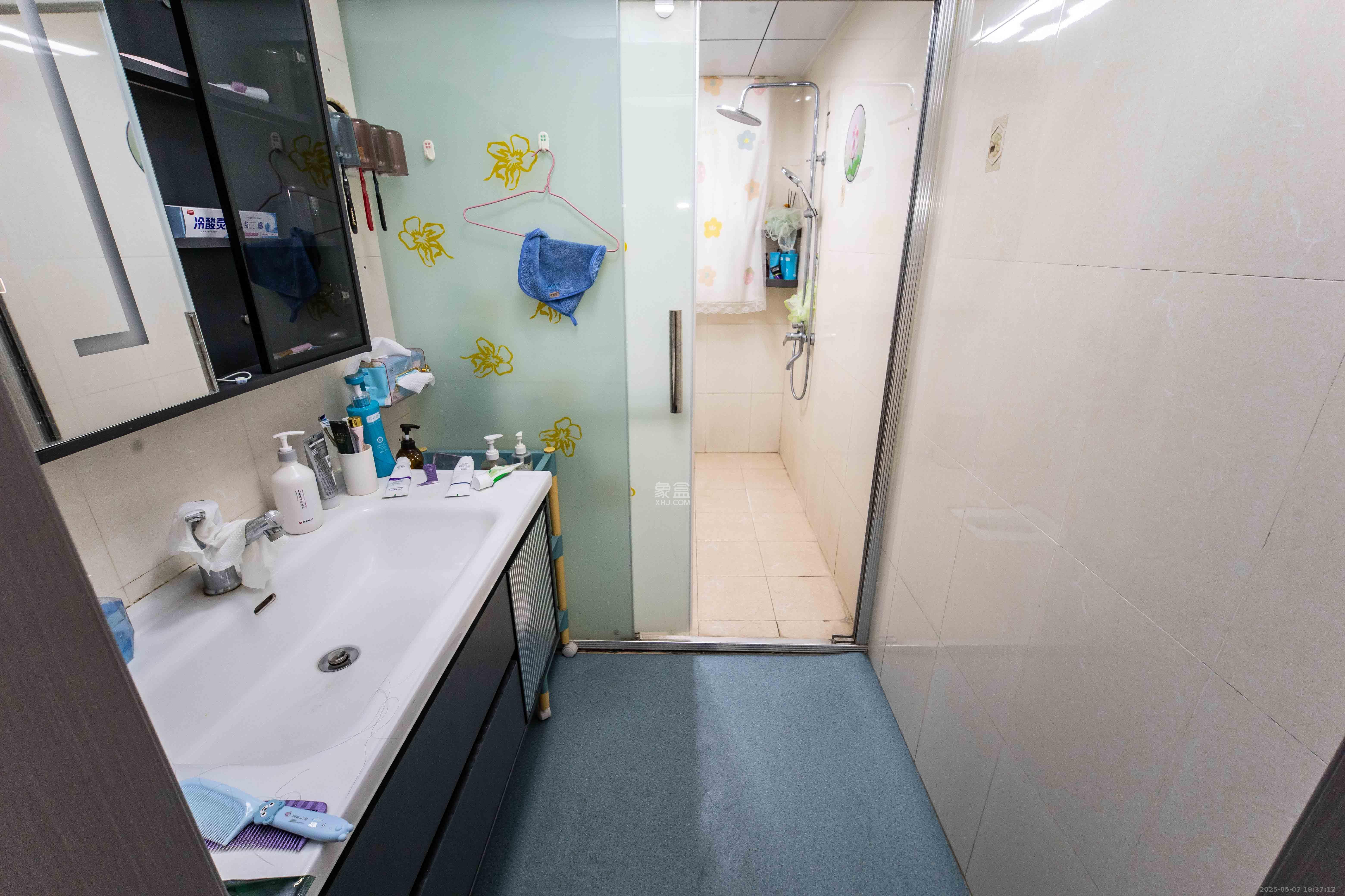 银港水晶城  3室2厅2卫    110.0万 银港水晶城  3室2厅2卫    110.0万卫生间