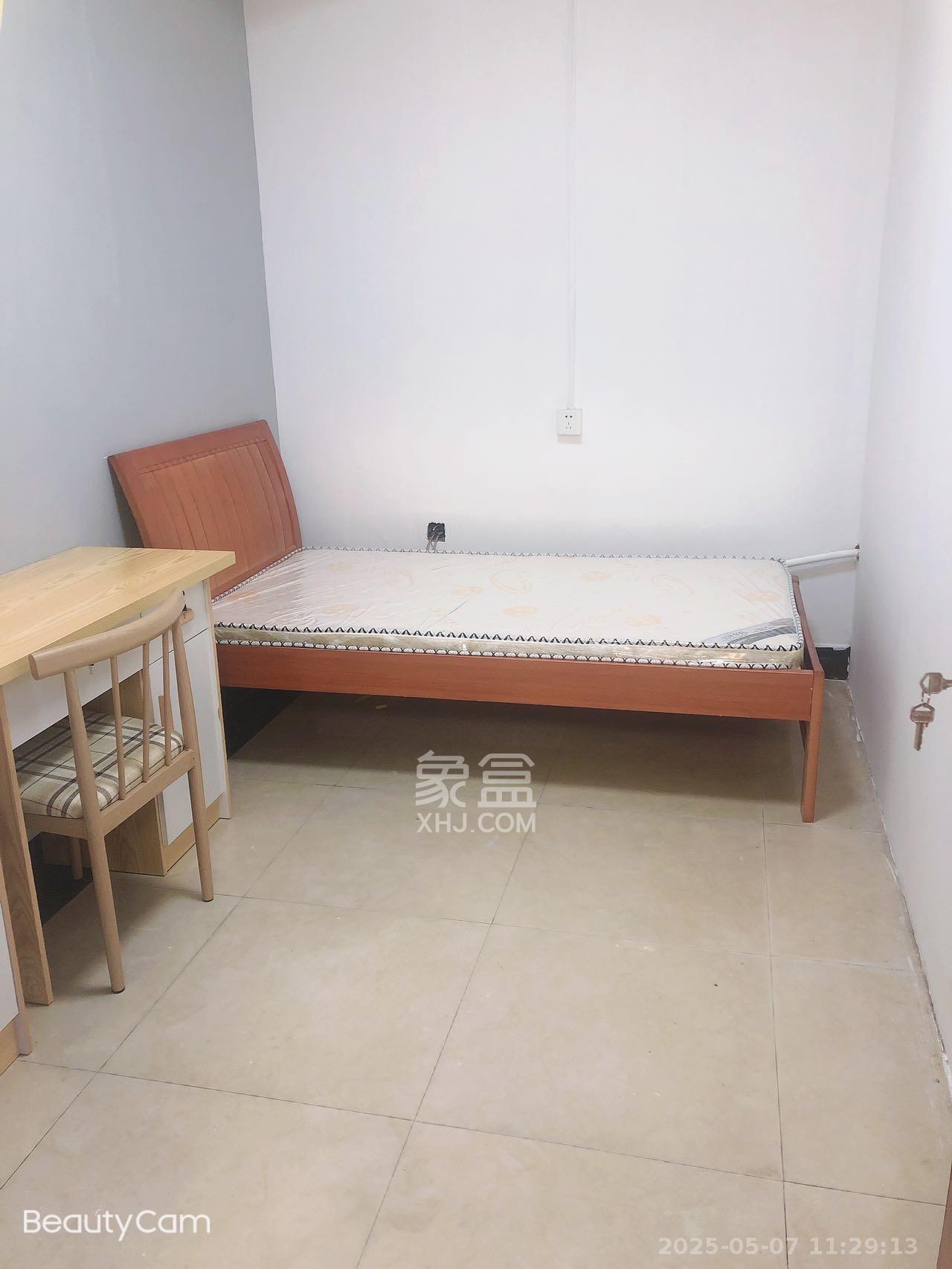 晟利隆小区  3室2厅1卫   2600.00元/月室内图