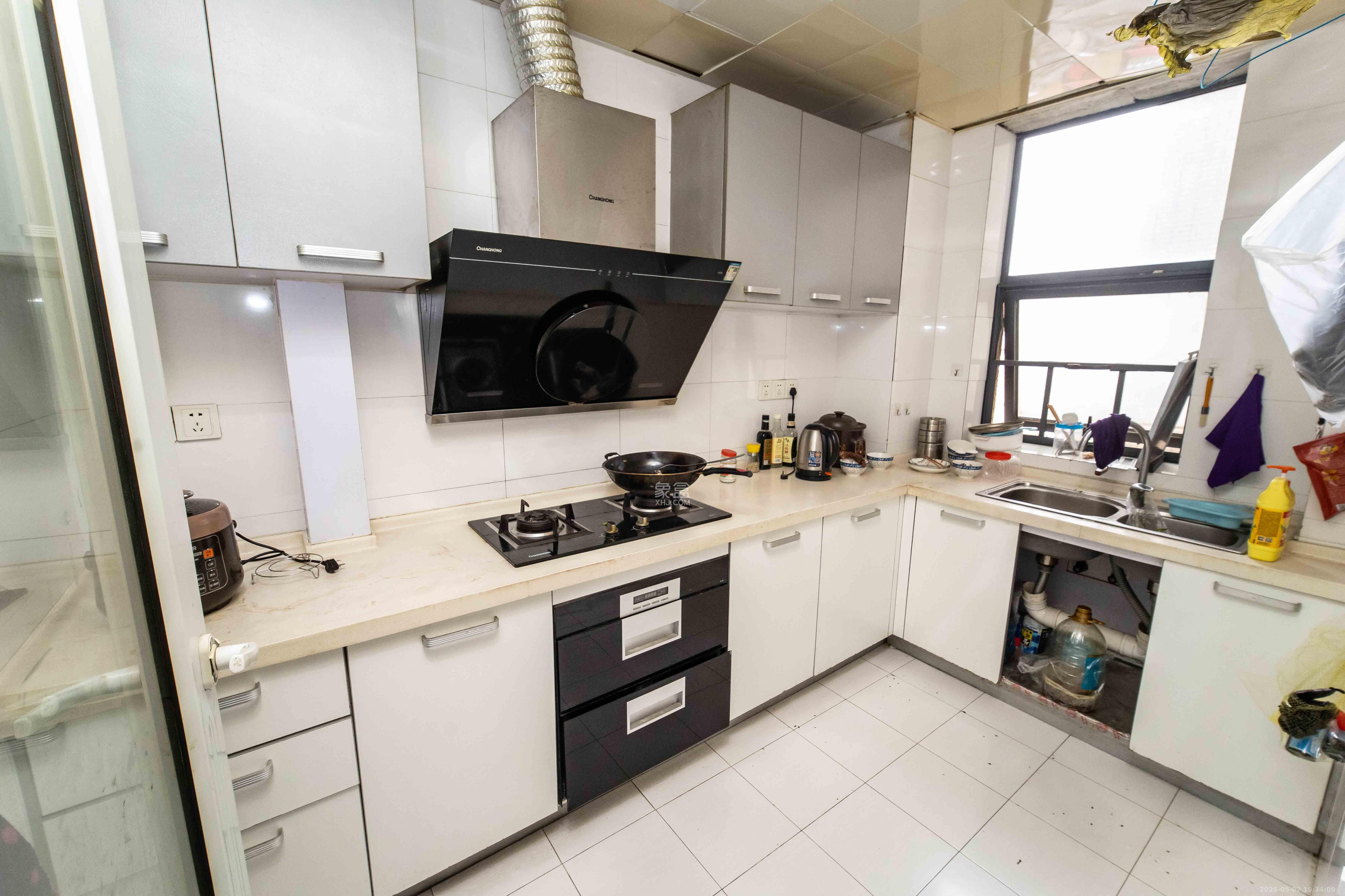 尚东紫郡 1室0厅0卫 99.8万 尚东紫郡 1室0厅0卫 99.8万厨房