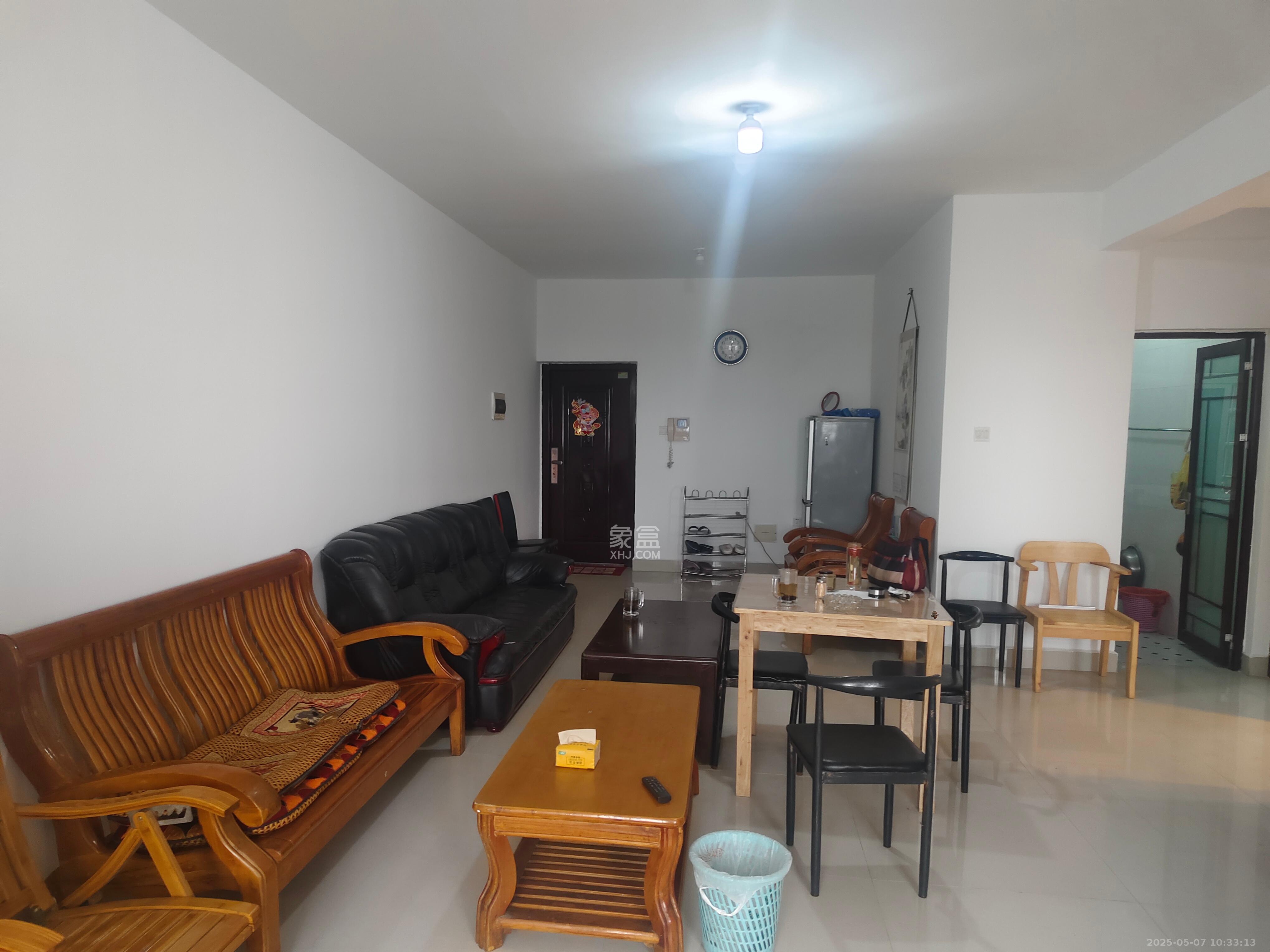 多伦国际 3室2厅1卫 38.0万 多伦国际 3室2厅1卫 38.0万客厅