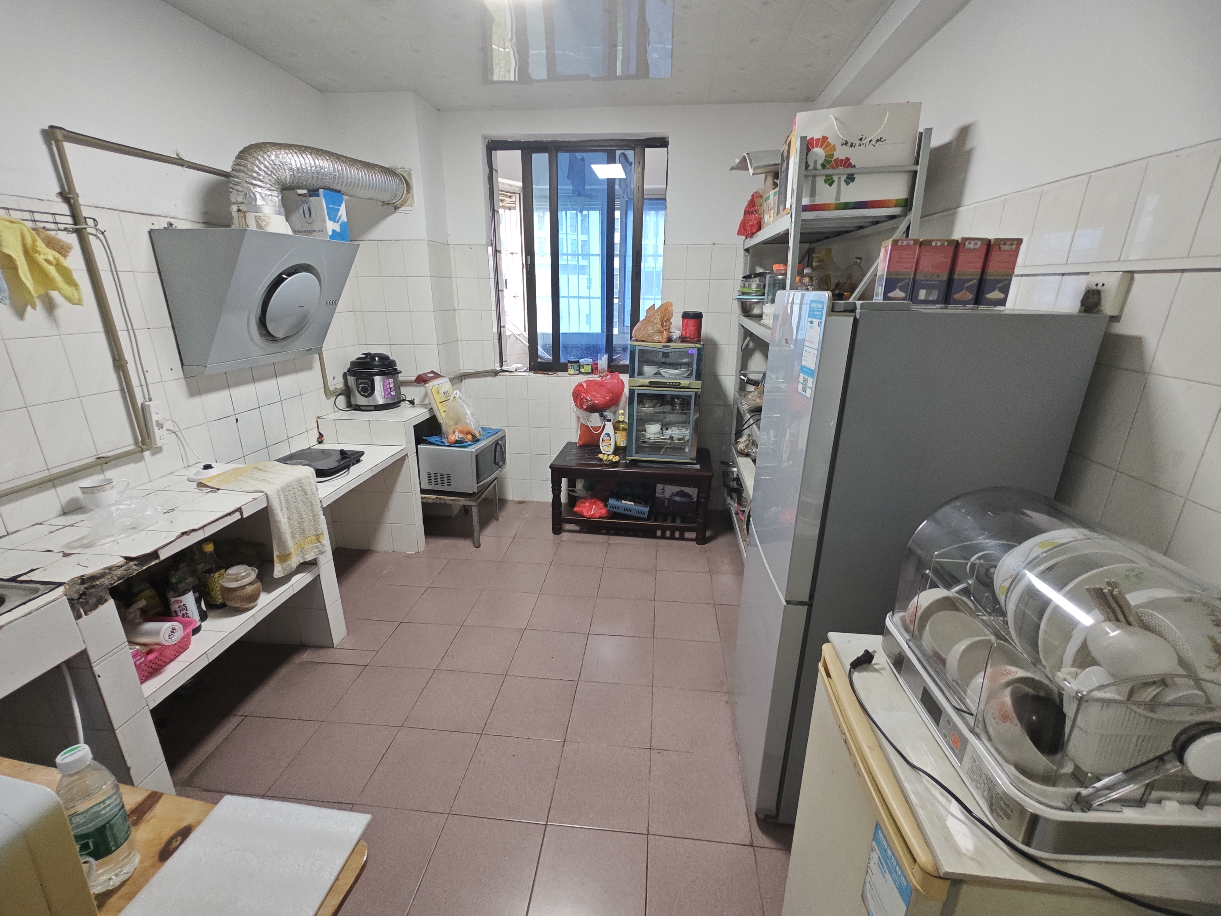 光明大厦  4室2厅1卫   3300.00元/月室内图
