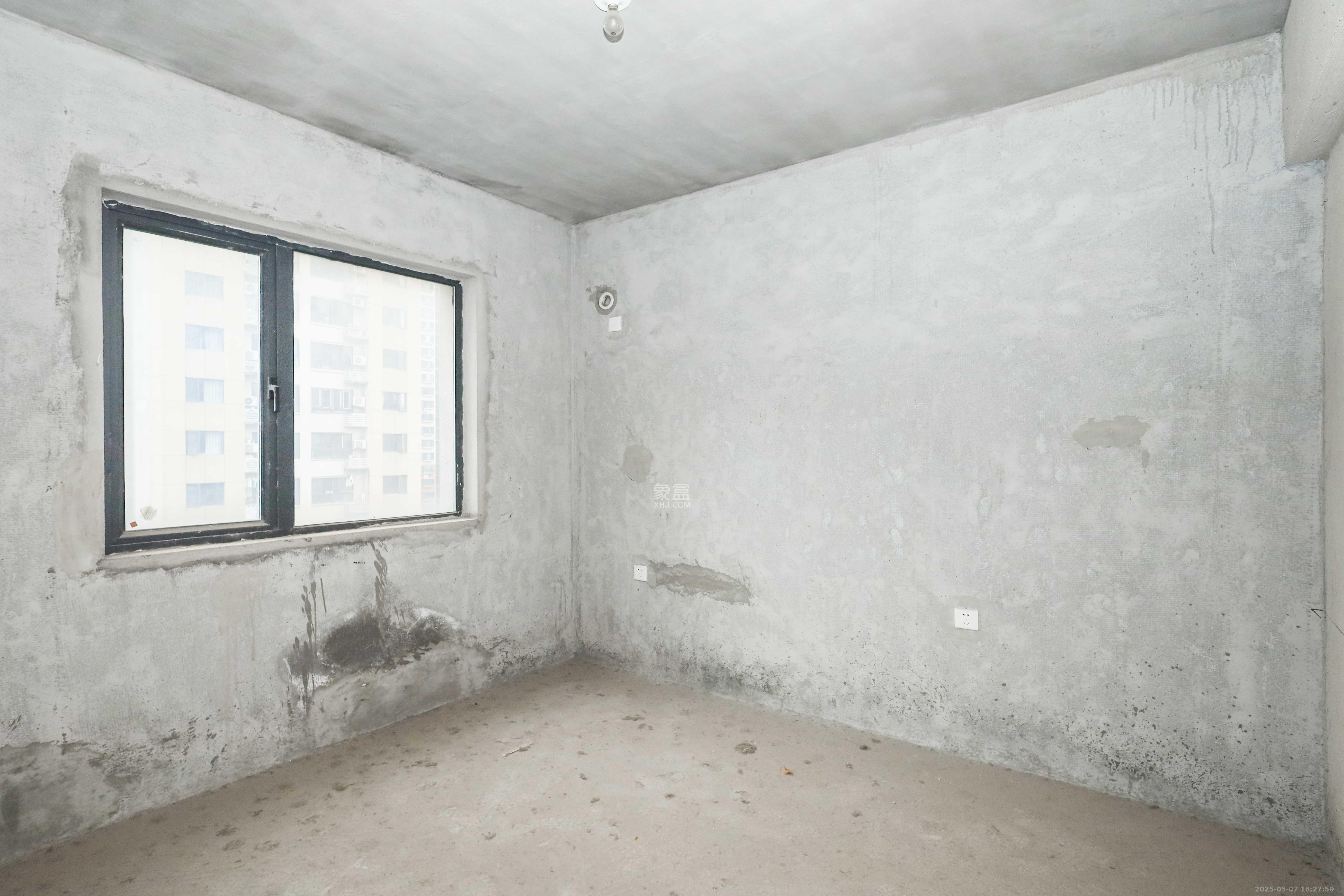 好莱城(弘德西街) 4室2厅2卫 112.0万 好莱城(弘德西街) 4室2厅2卫 112.0万卧室